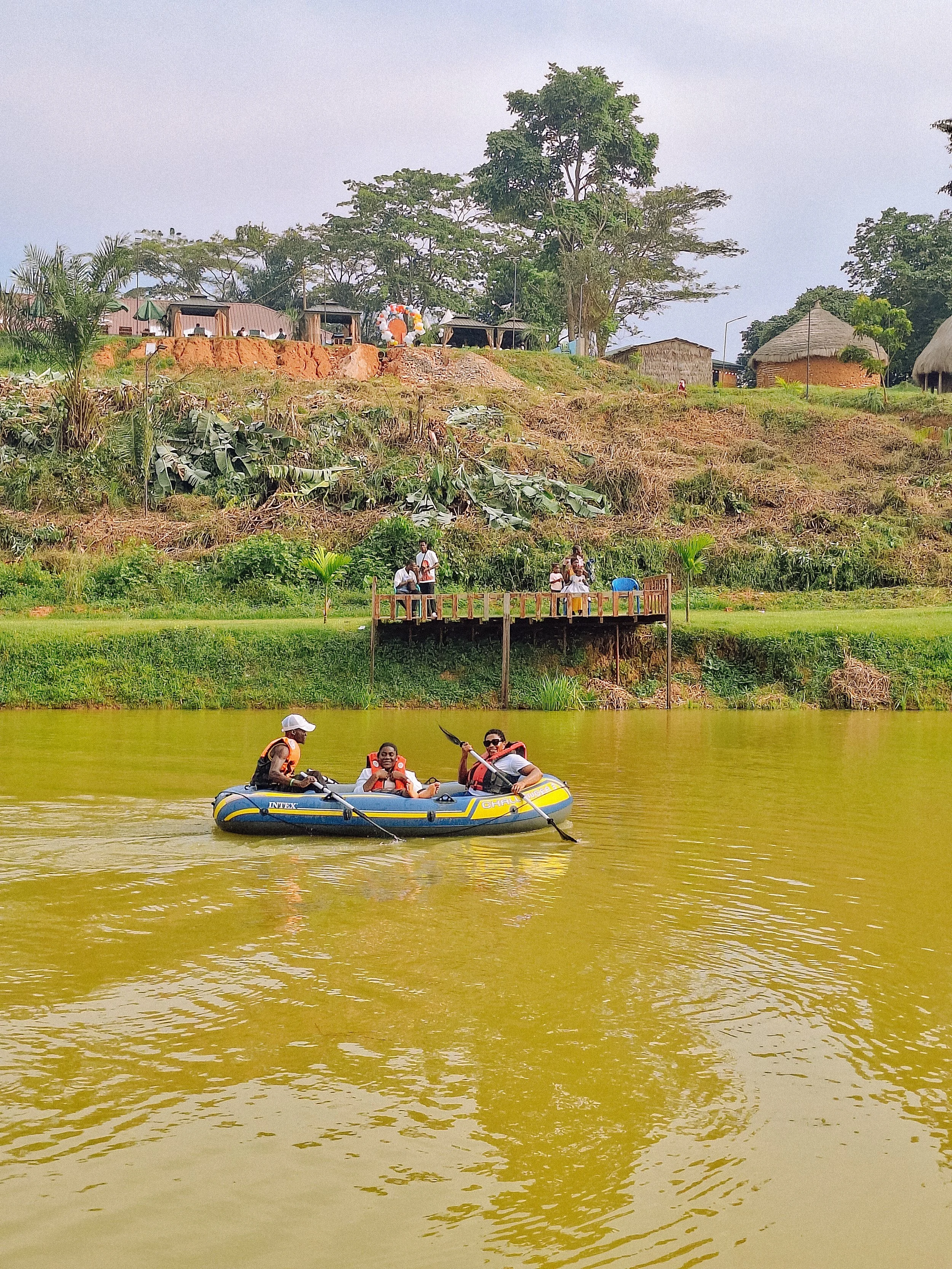 le canoe kayak au dade park à yaoundé