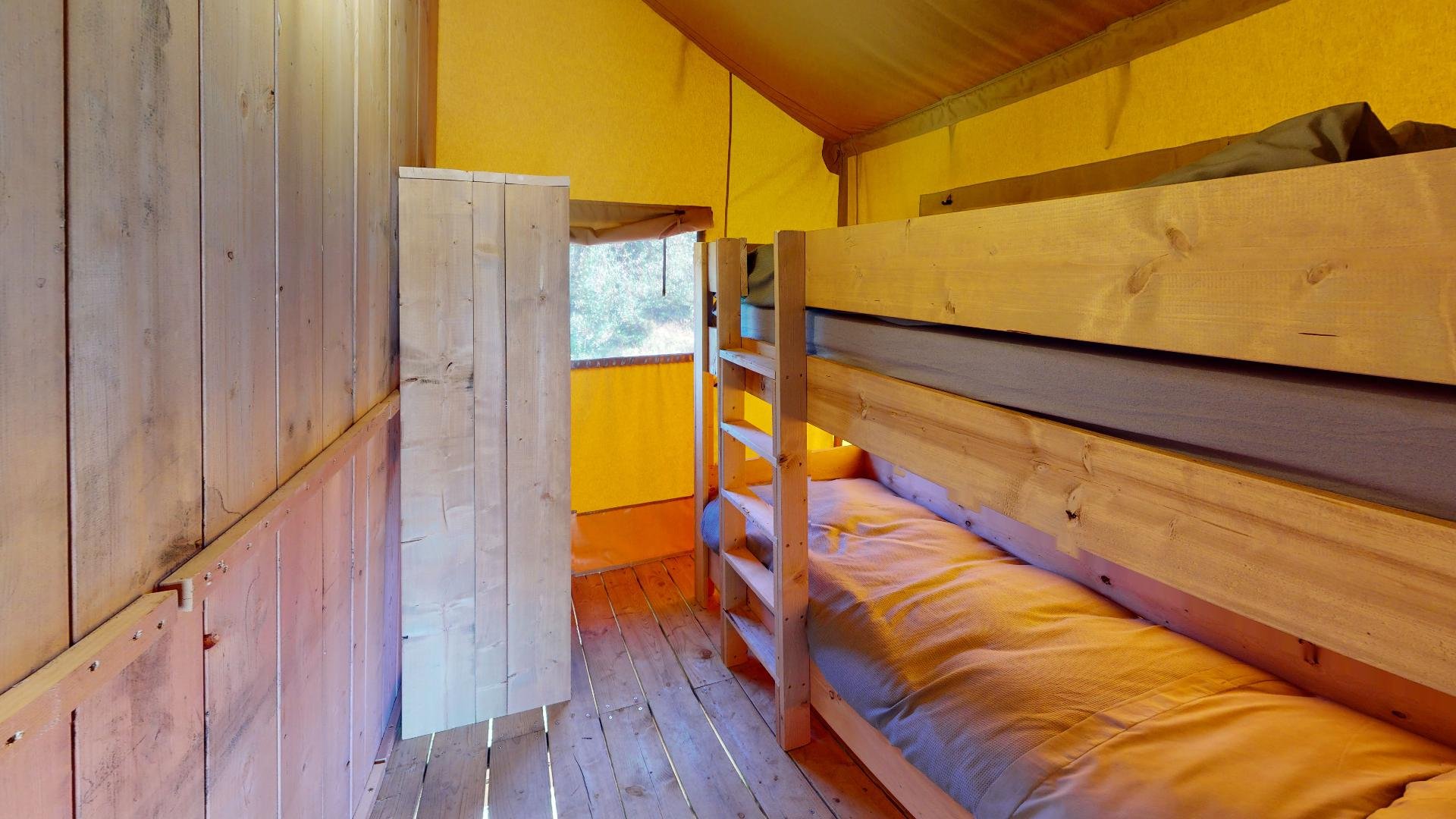 Foxhole-Den-at-Secret-Valley-Woody-1-Bedroom.jpg