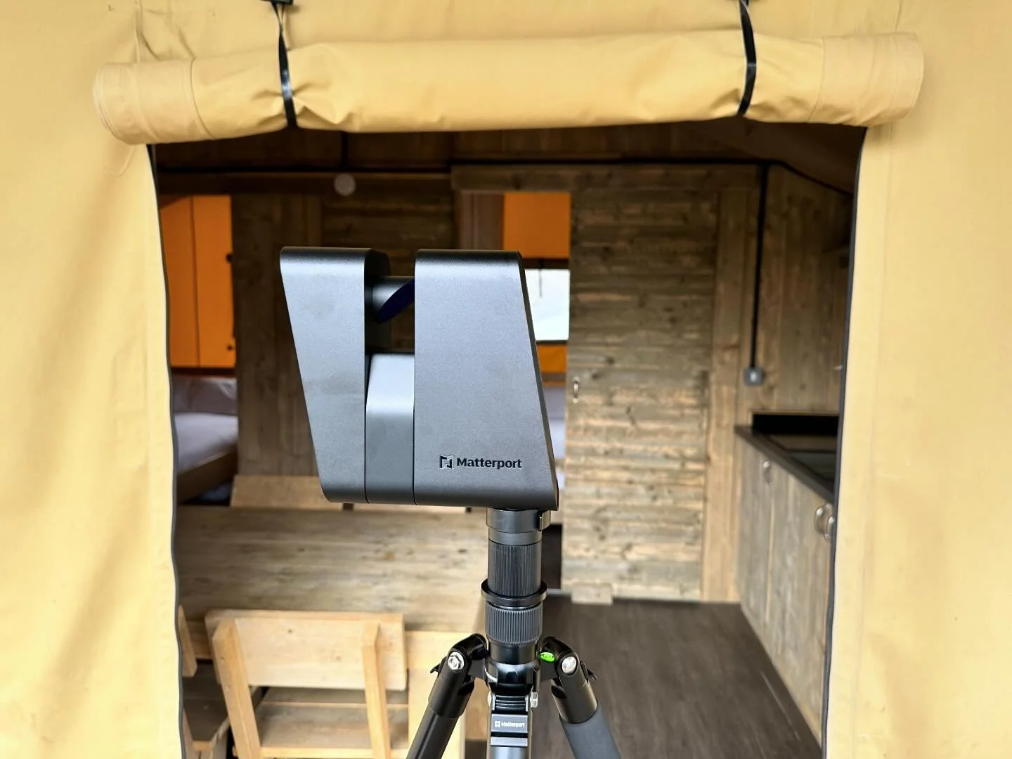 We had a great day capturing some of our amazing safari tents, all ready to go for the easter break at Parkdean Sandford yesterday!
It’s great to meet and hear from the teams that operate the tents on a daily basis, and to listen to the feedba