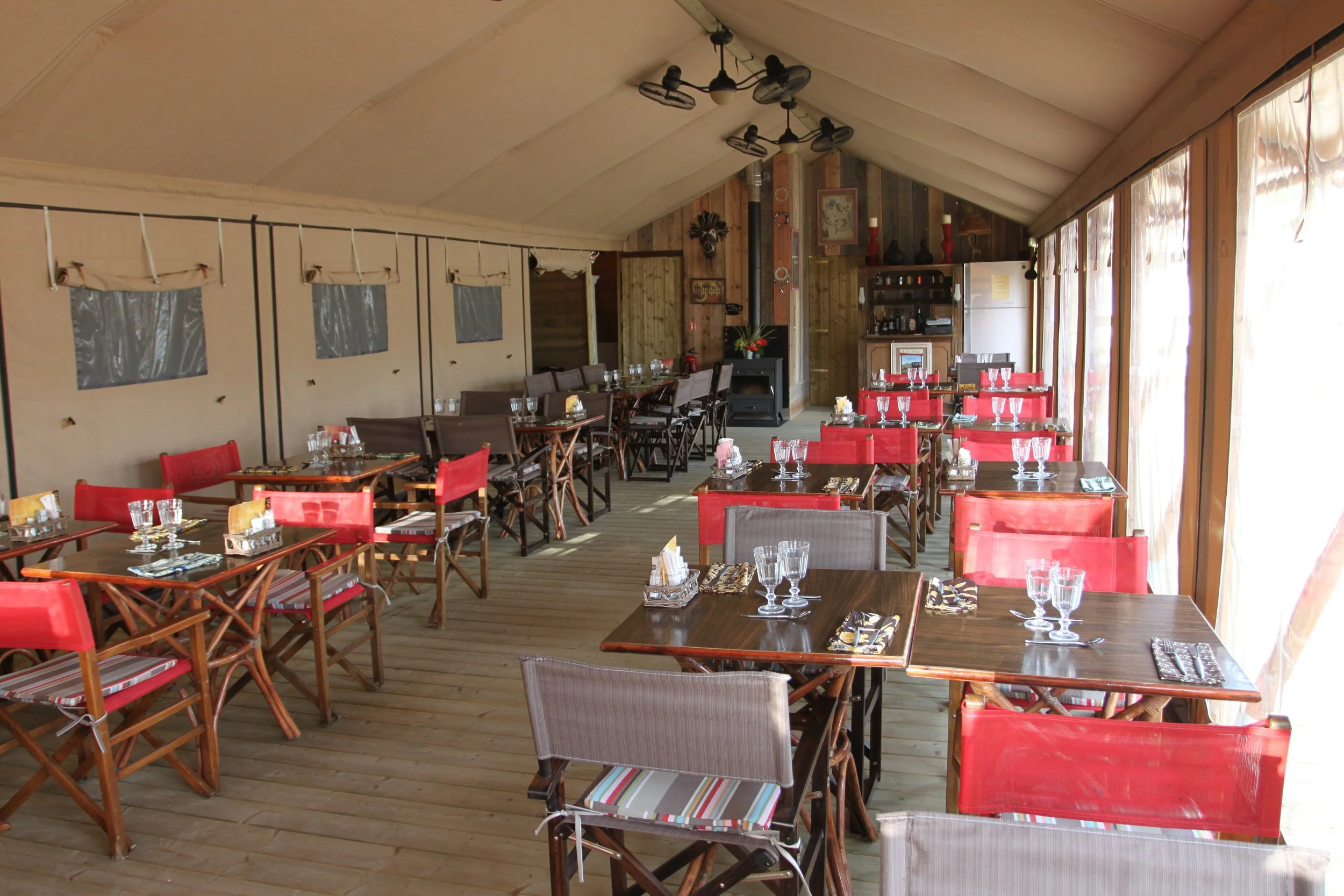 Restaurant Interior1 - original.JPG