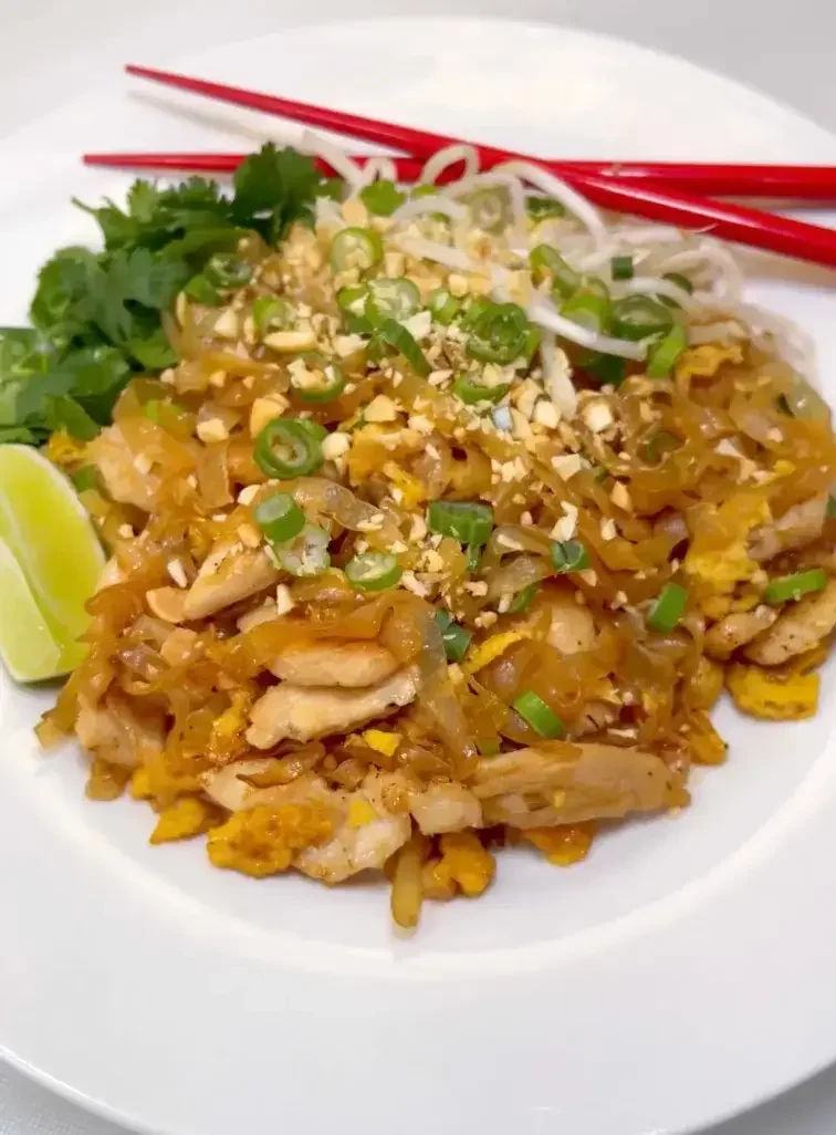 Skinny Chicken Pad Thai