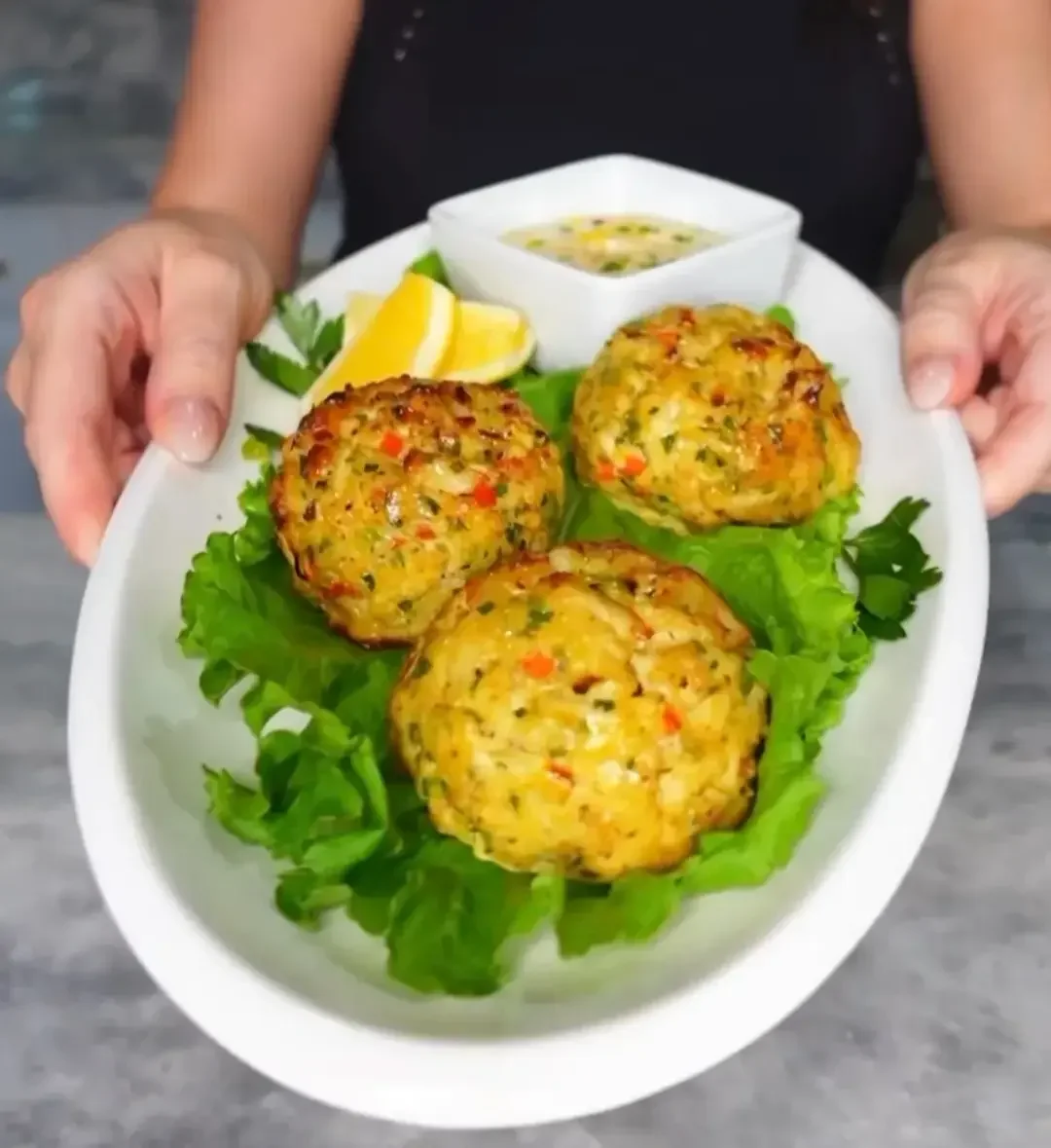 Jumbo Lump Crab Cakes with Remoulade Sauce