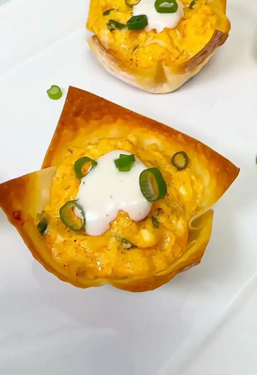 Buffalo Chicken Crispy Wonton Cups