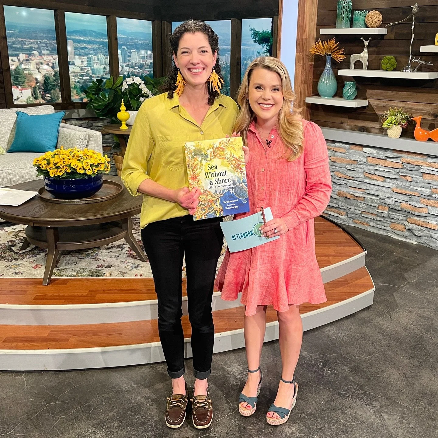 I went on KATU last month for a summer segment, but now it&rsquo;s nearly time to start pitching for December. Does anyone have a suggestion for a favorite winter-themed science craft? ❄️ Or... is it finally time to try doing a drawing demo on air?? 