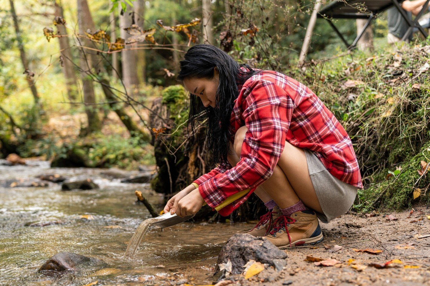 Minji panning for gold and gems at our camp site in north Georgia. 💰💎
.
Subject @minjikim.archi
.⁠
Image by @sethfjohnson
.⁠
&copy; Rabbit TraX⁠
.⁠
.⁠
.⁠
.⁠
.⁠
#rabbittrax #overland #overlanding #overlander #overlanders #overlandingusa #overlandtra