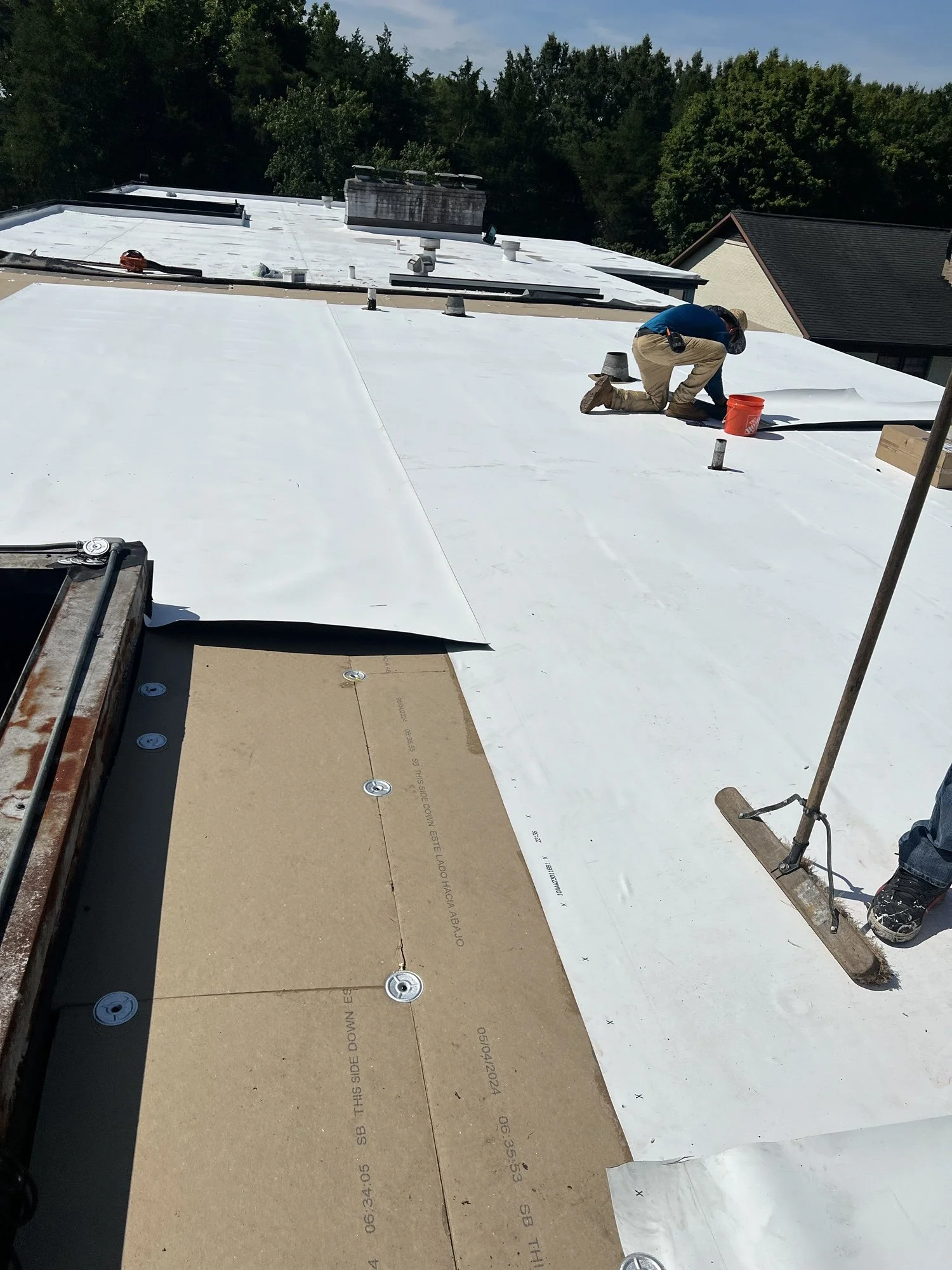 Swan_Run_TPO_Roof_Replacement_Before.jpeg