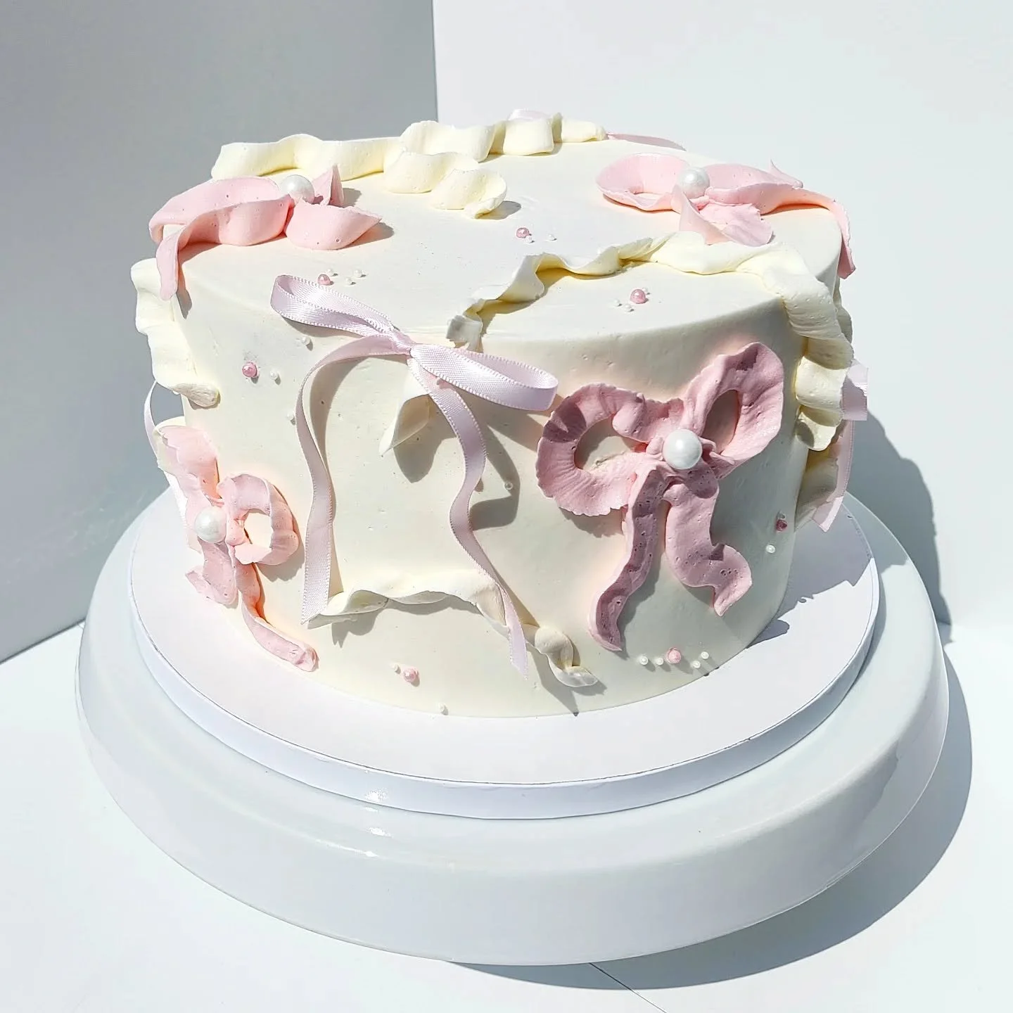 whimsical lil bow &amp; ribbon cake for a baby shower 🩷🎀✨