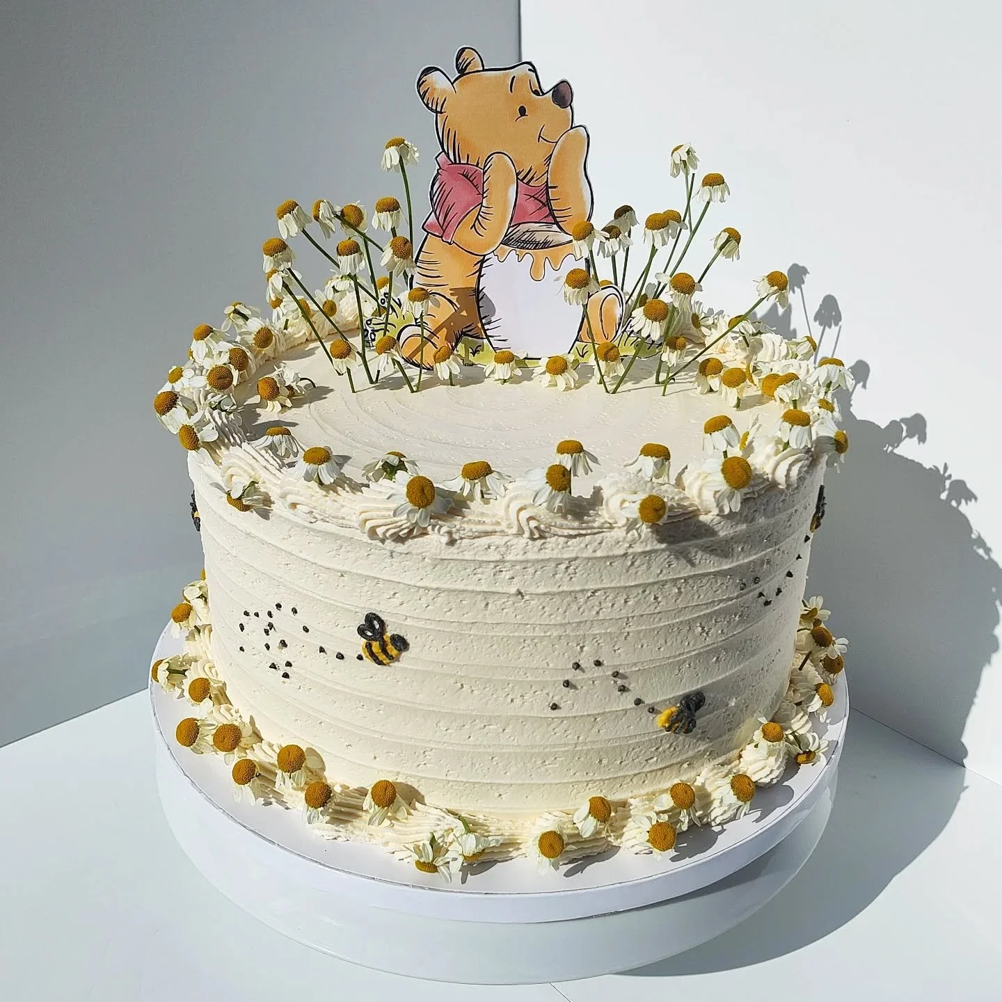 Pooh's got a pot of hunny just for you 🐝🍯🧸