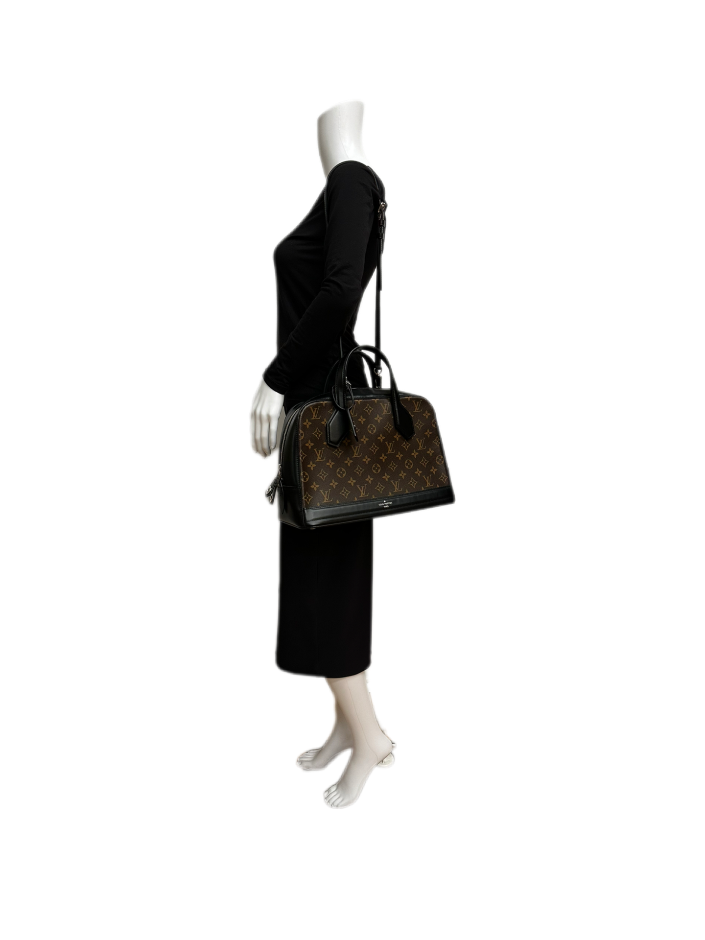 LOUIS VUITTON Dora Soft MM Purse