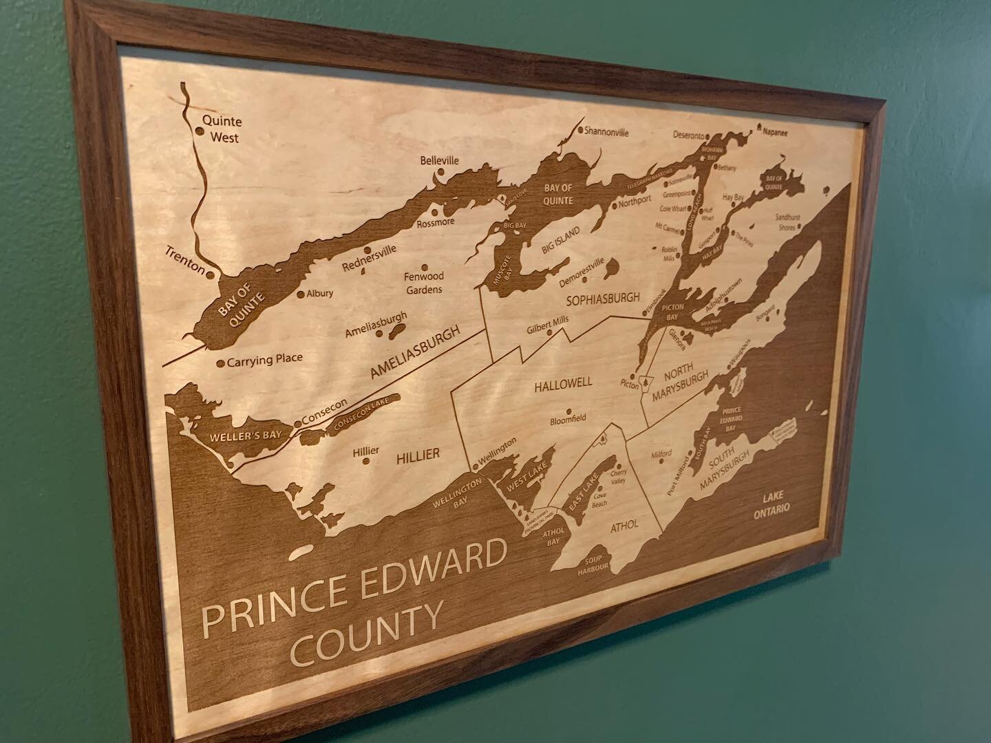 Added this beautifully done piece from @etchedatlas to our #airbnb entrance wall  https://abnb.me/FTszYcymCtb  Can you find us on the map? #travel #customart #visitpec #houseandhome #napaneeontario #bayofquinte #rto9