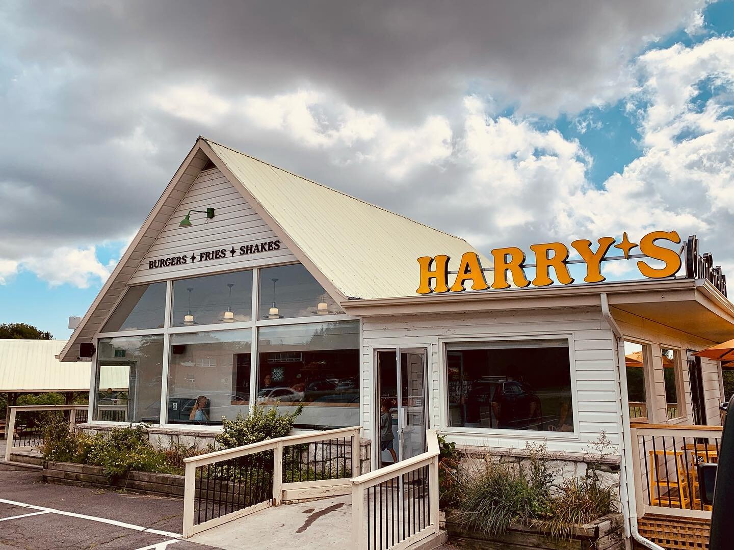 Definitely a recommended 🛑  for @theredbricksuites guests. Best burger in PEC @harryscarclub. They call this one the Plain Jain, but there isn&rsquo;t anything Plain Jane about this 🍔 #theredbricksuitesnapanee #rt09 #lennoxandaddingtoncounty #airbn