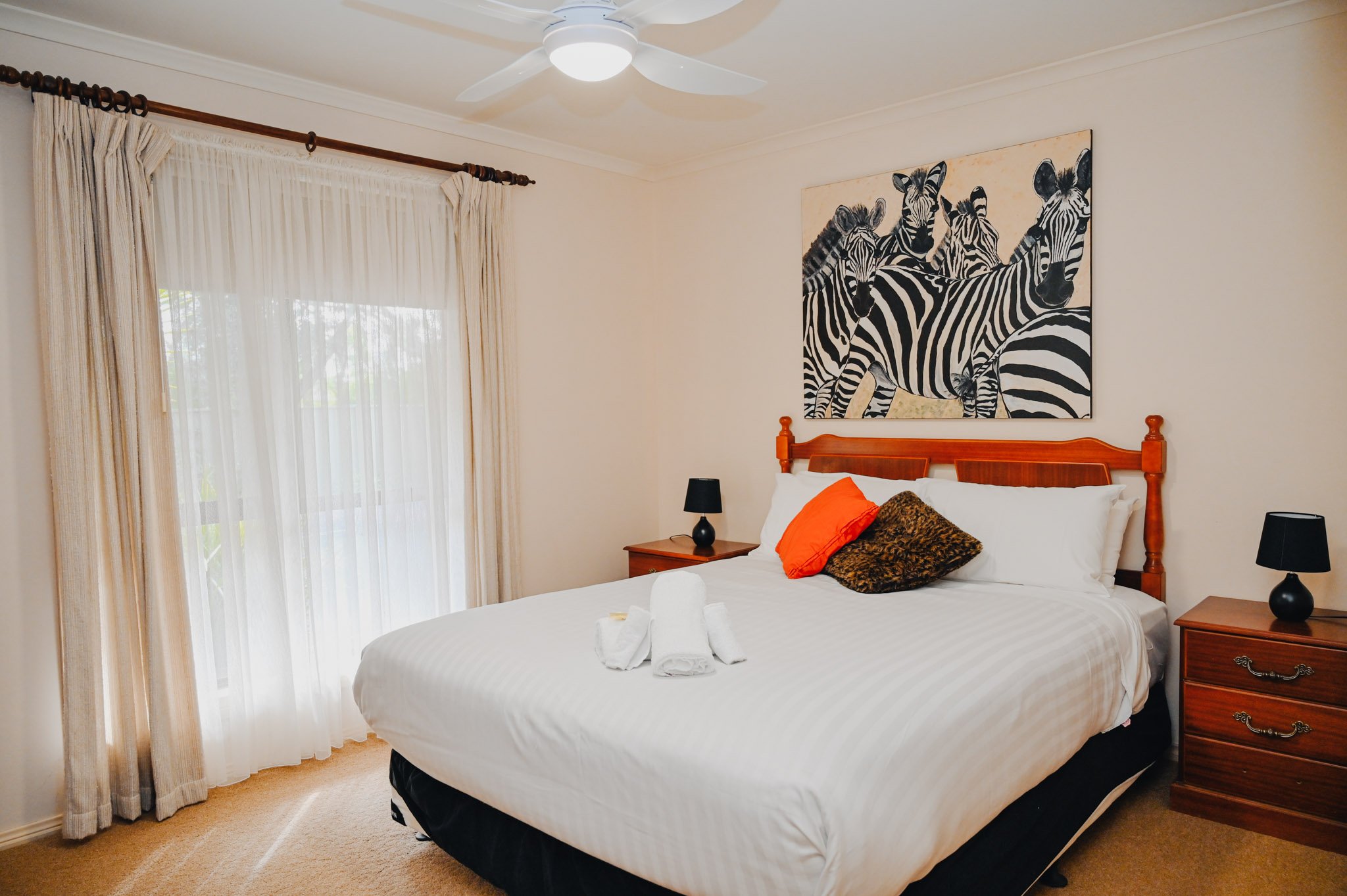 Master bedroom 2 (1).jpg