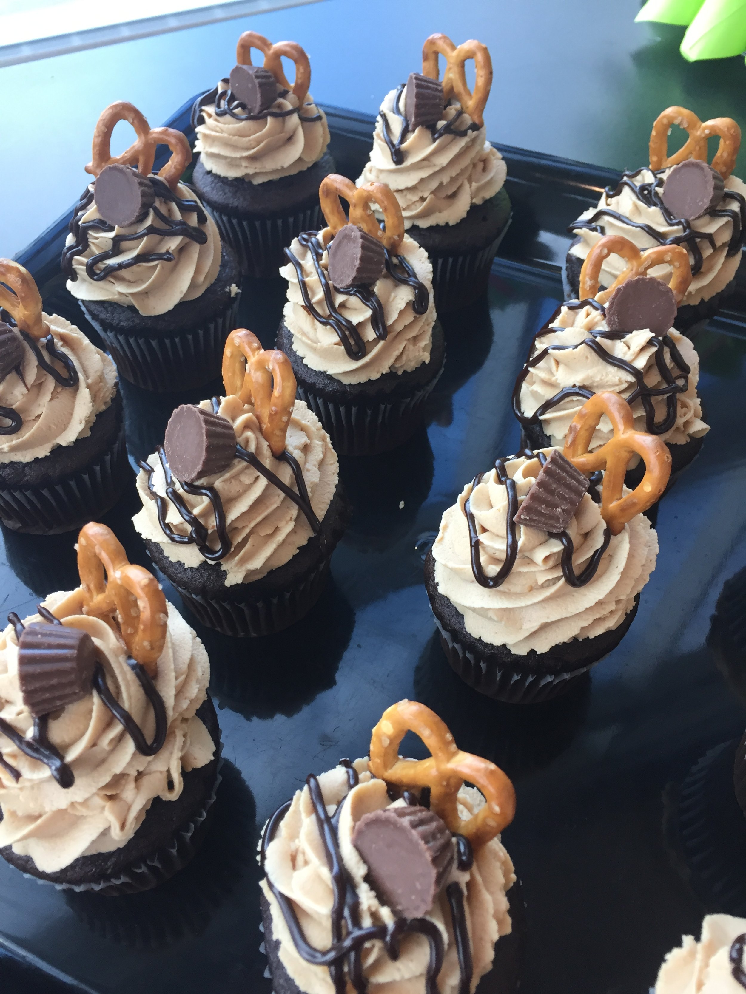 catering reece peanut butter cupcakes IMG-4656.JPG