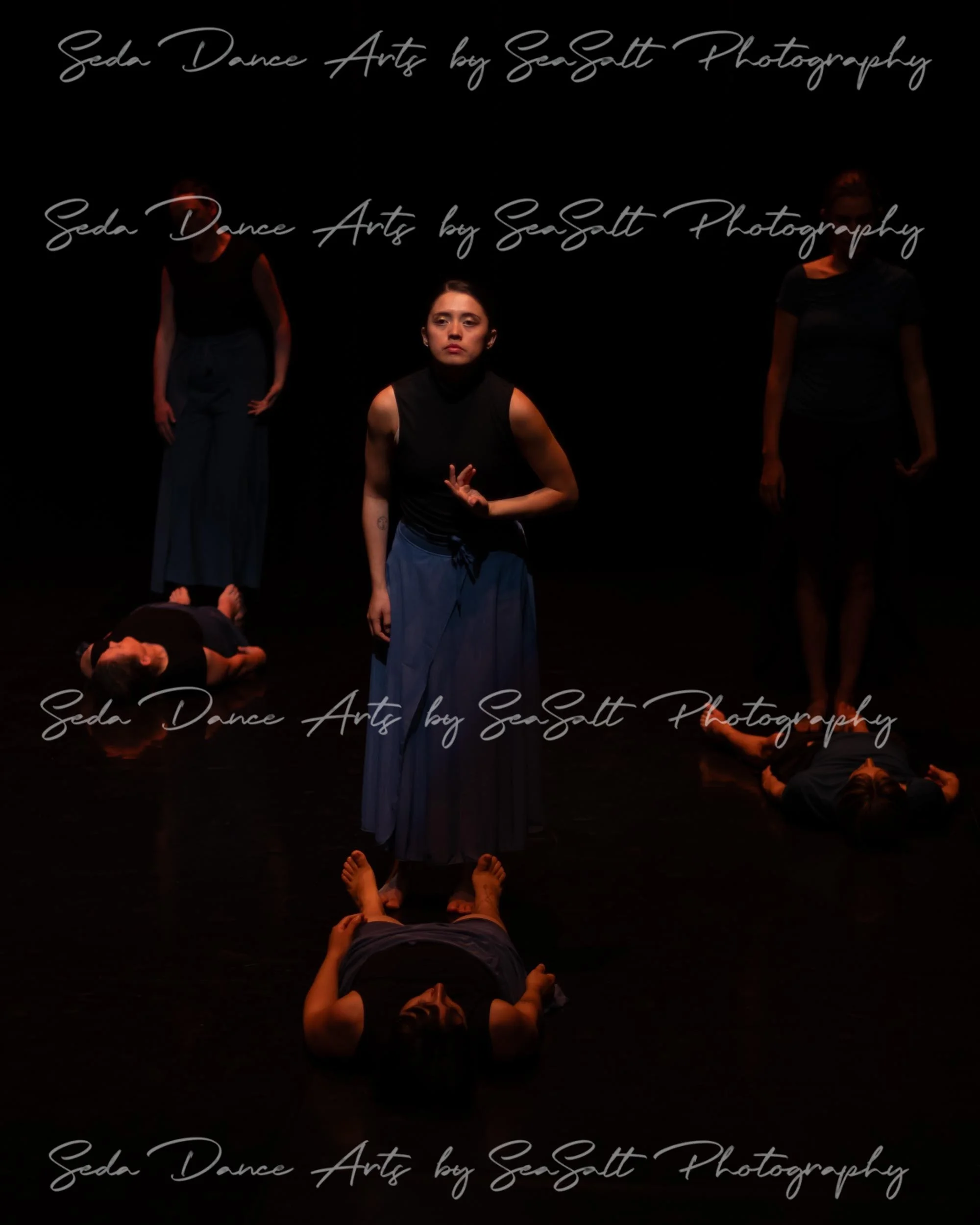 A Stranger Gleams-14