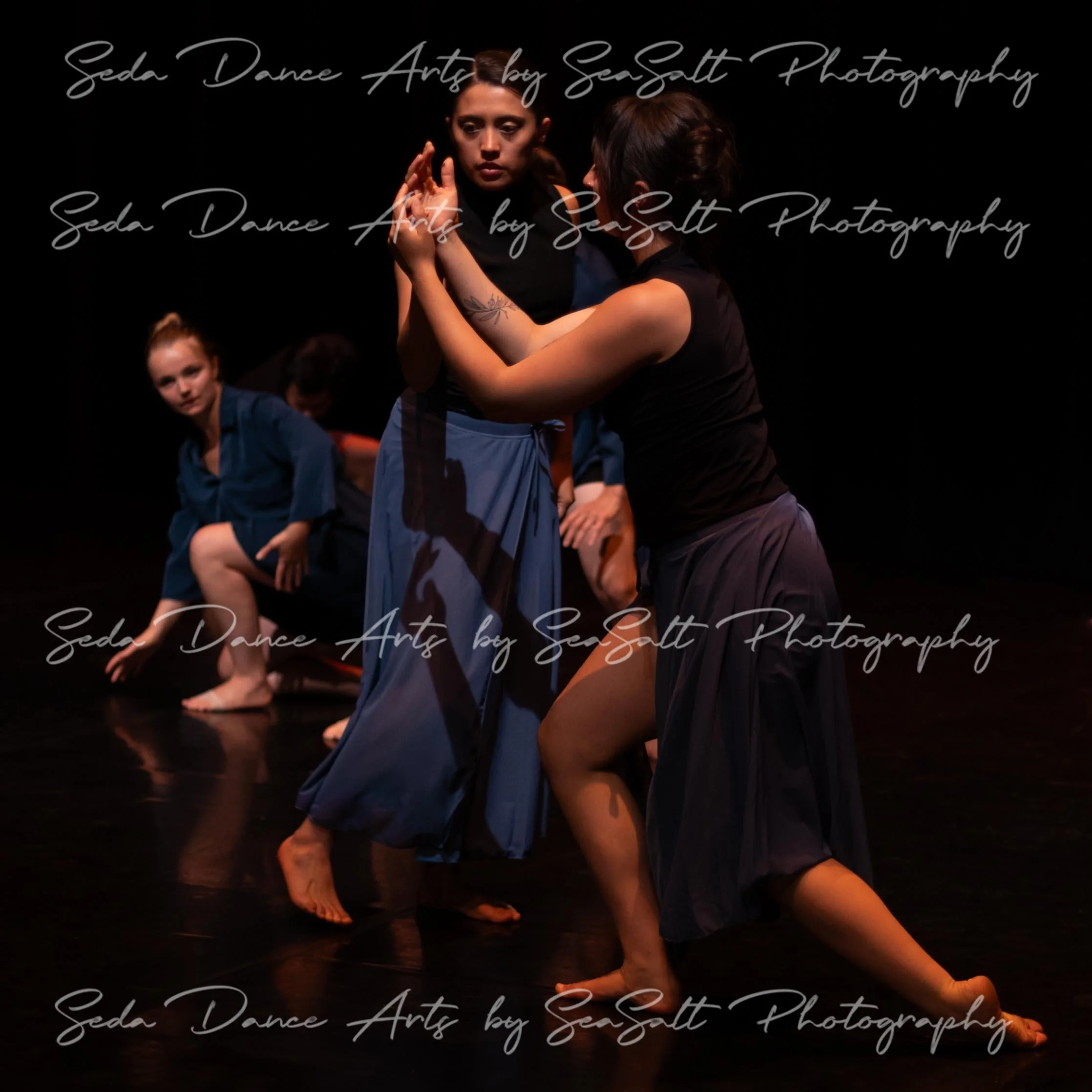 A Stranger Gleams-16