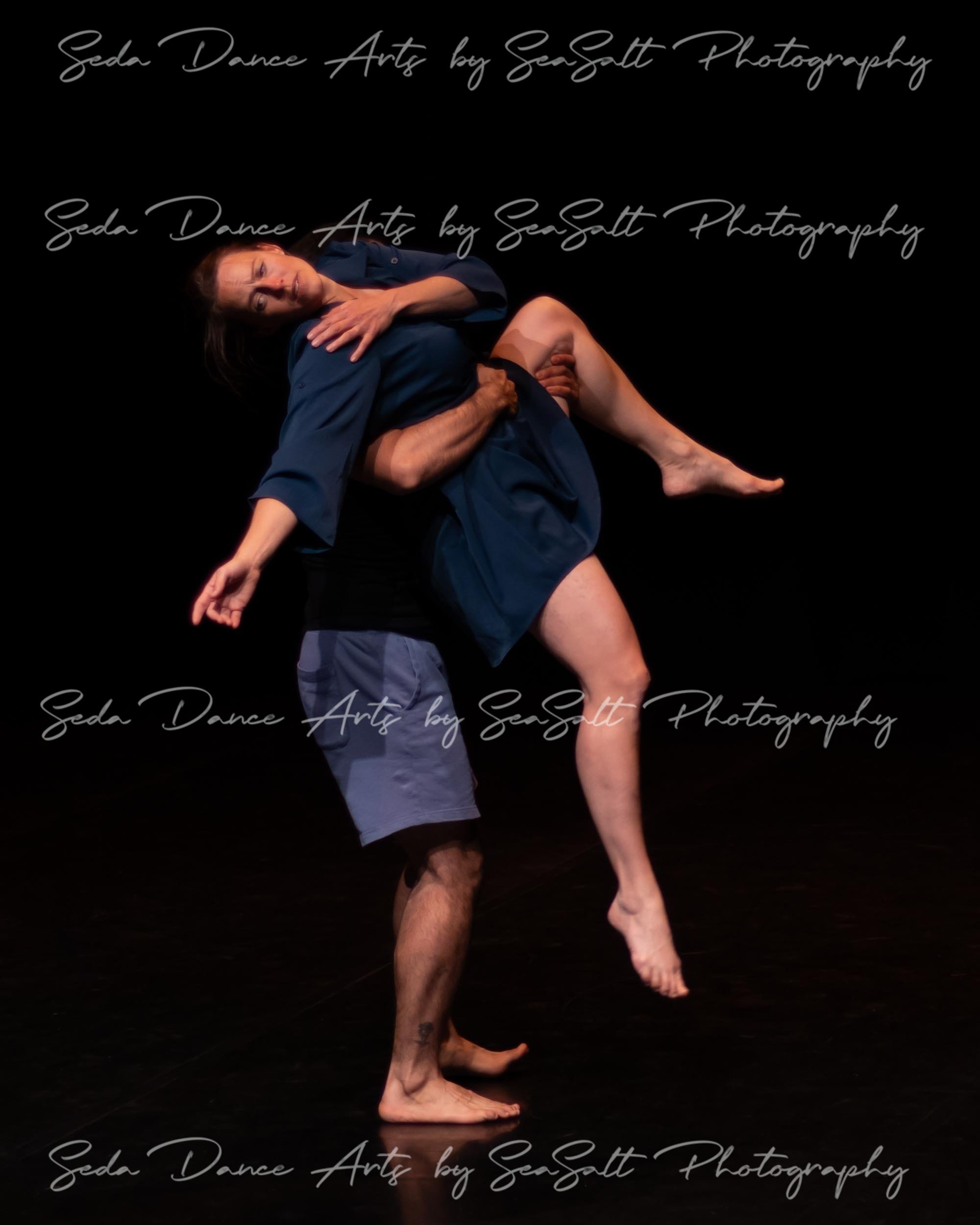 A Stranger Gleams-10