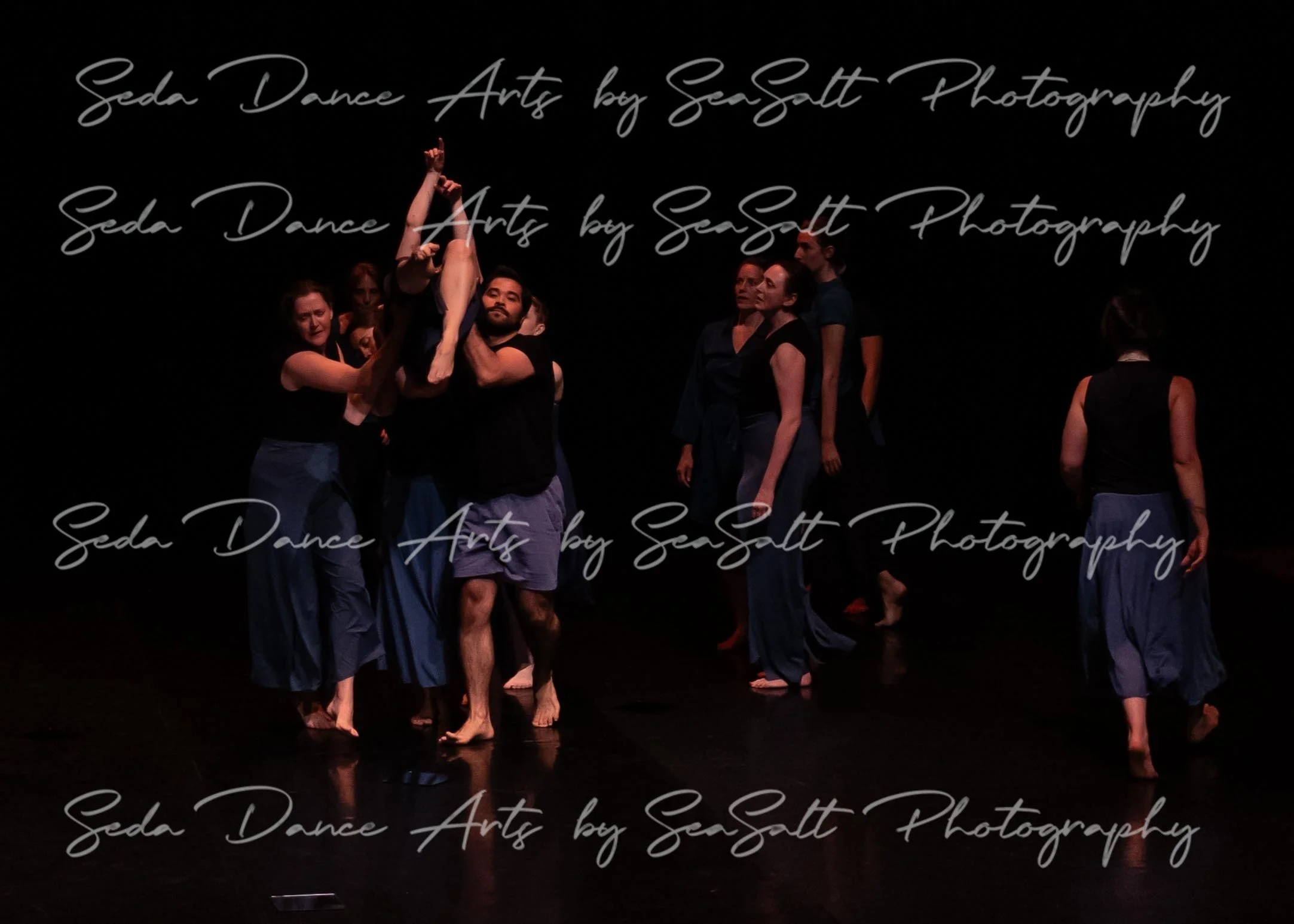 A Stranger Gleams-27