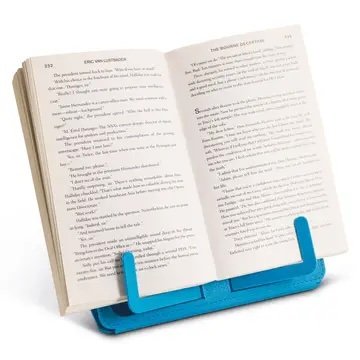Travel Book Rest 2.jpeg