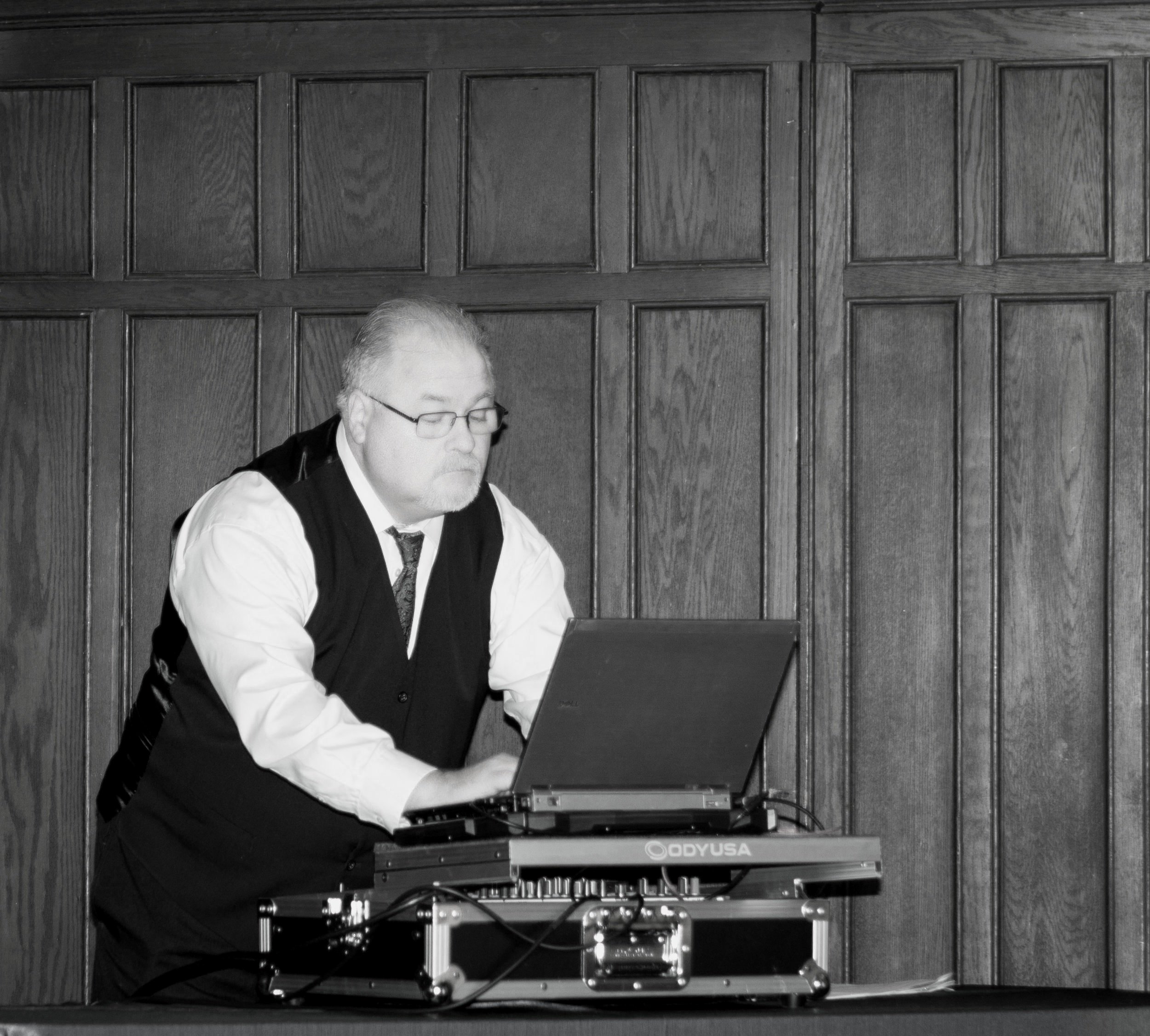 When Should You Book Your Harrisburg PA DJ?