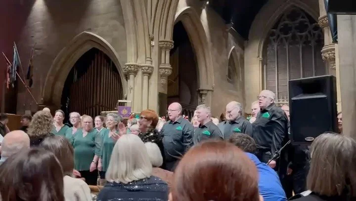 Here are some of the highlights of our choir from Friday&rsquo;s concert with @kentwood1964, @billyandlouie and a selection of brilliant soloists! 🎶

Thank you to everyone who took part and supported! 🚪✅

#opendoor #opendoorswindon #swindon #swindo