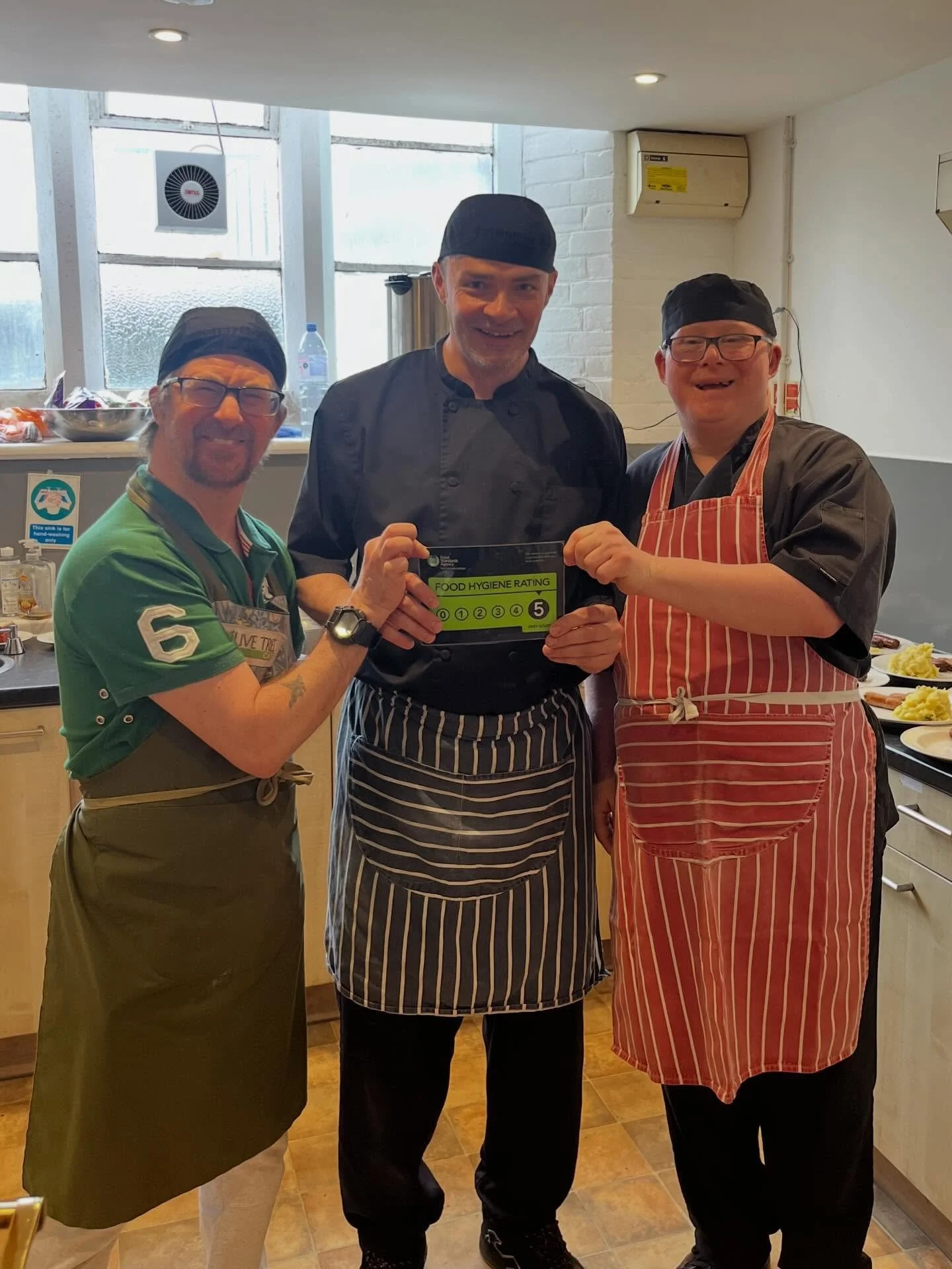Well done to Jamie and his trusty sous chefs for once again keeping the Open Door kitchen at 5 stars? 🌟🌟🌟🌟🌟

#opendoor #opendoorswindon #swindon #swindoncharity #charity