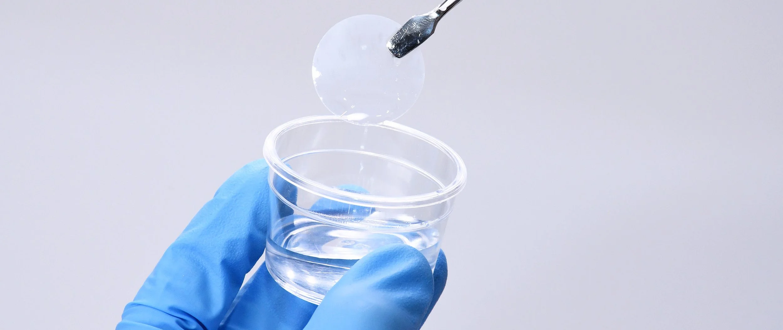 Choosing the right wetting liquids for accurate capillary flow porometry