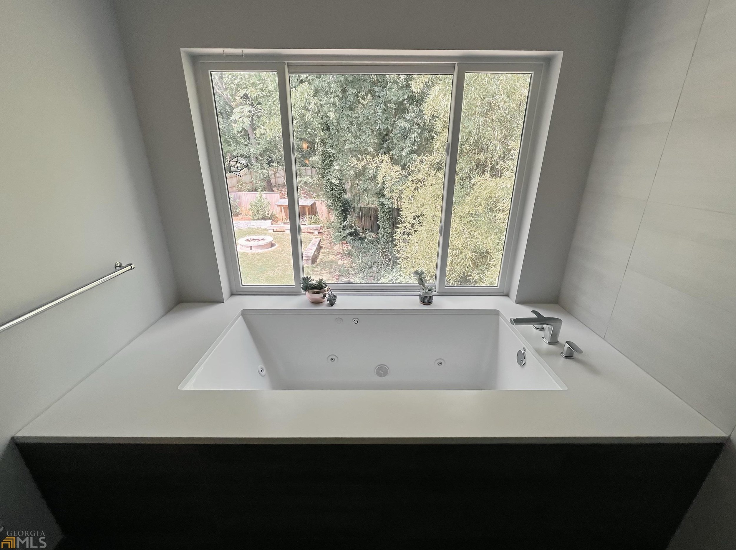 HUFFER BATH.jpg