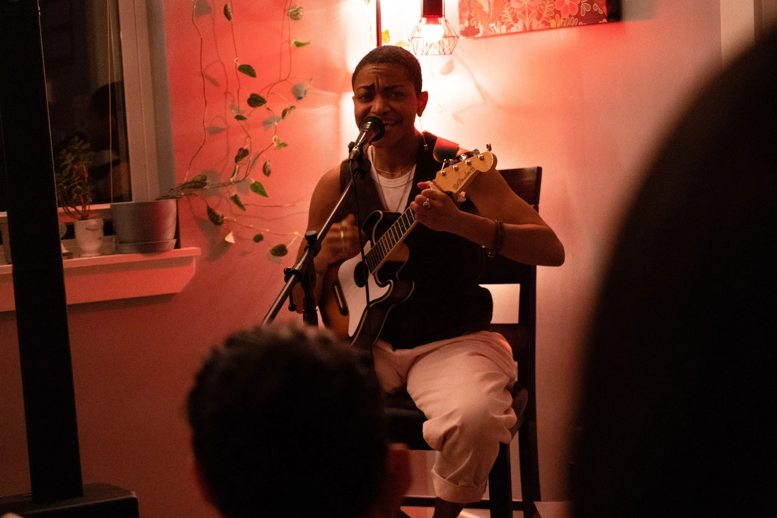 Sug Daniels at Drea's Place a Side Door show