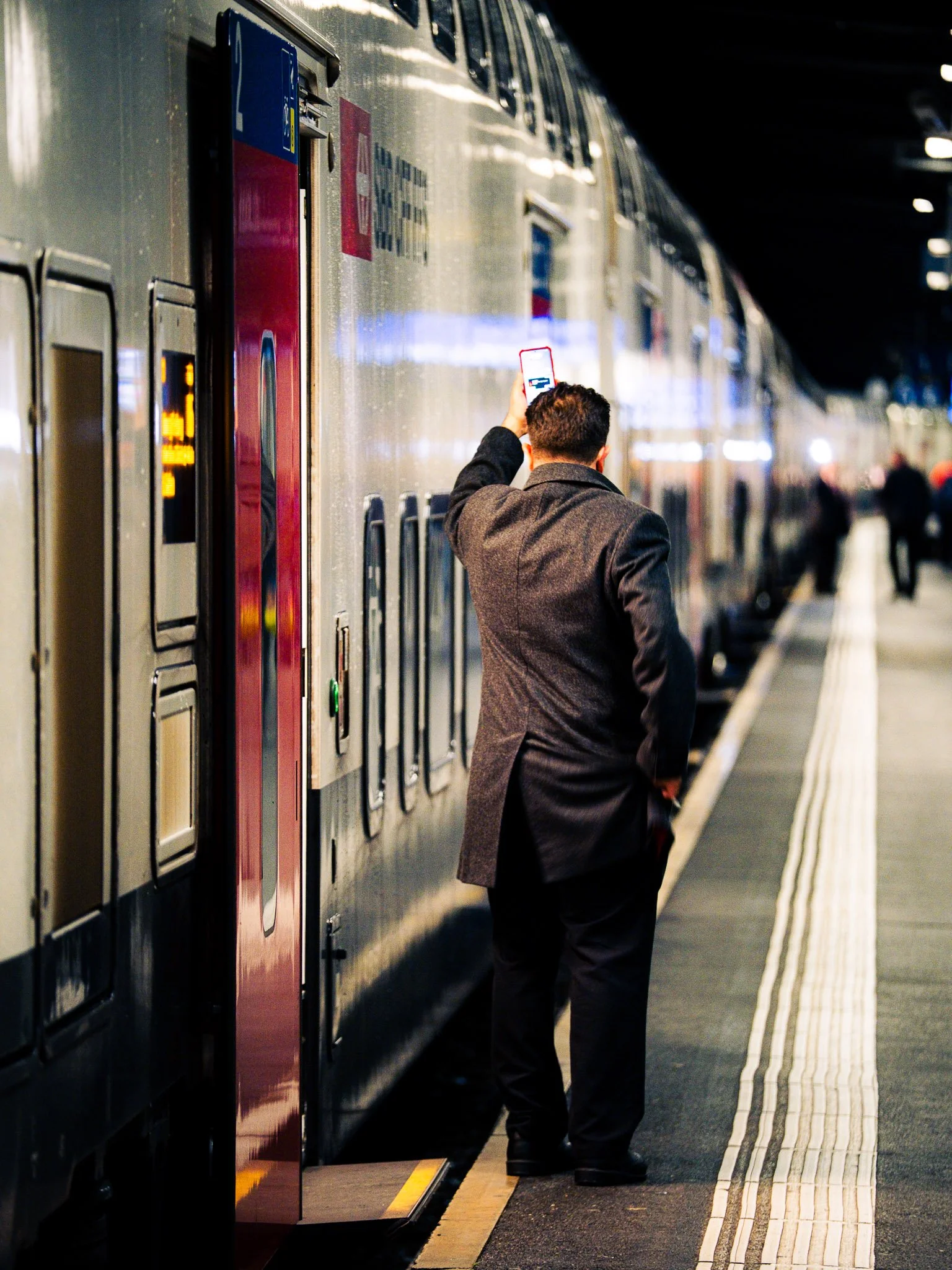 Gare Cff train street photo luthor-24.jpg
