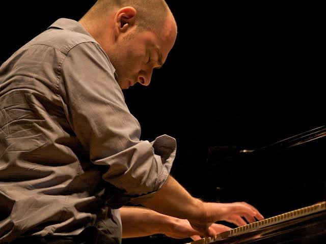Nick van Bloss