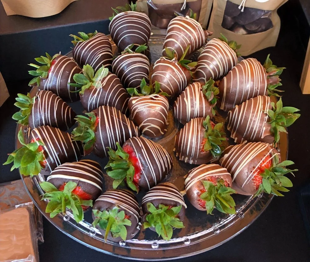 Chocolate+dipped+strawberries_edited.jpeg