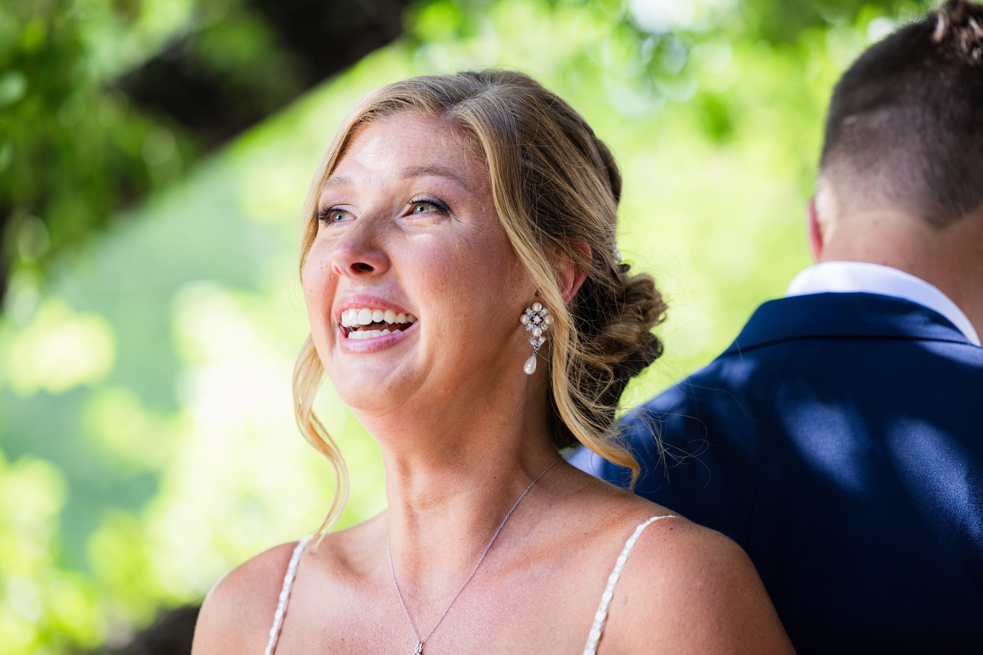 greenbrier-farms-wedding-easley-sc-11-bride-reading-letter-from-groom.jpg