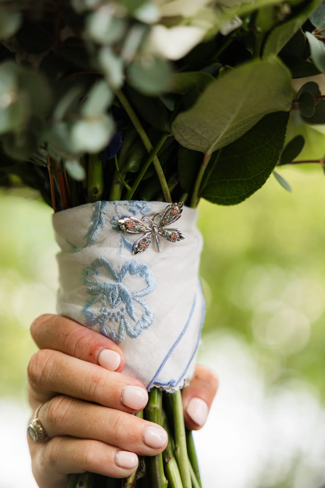 greenbrier-farms-wedding-easley-sc-19-bridal-bouquet-heirloom-handkerchief.jpg