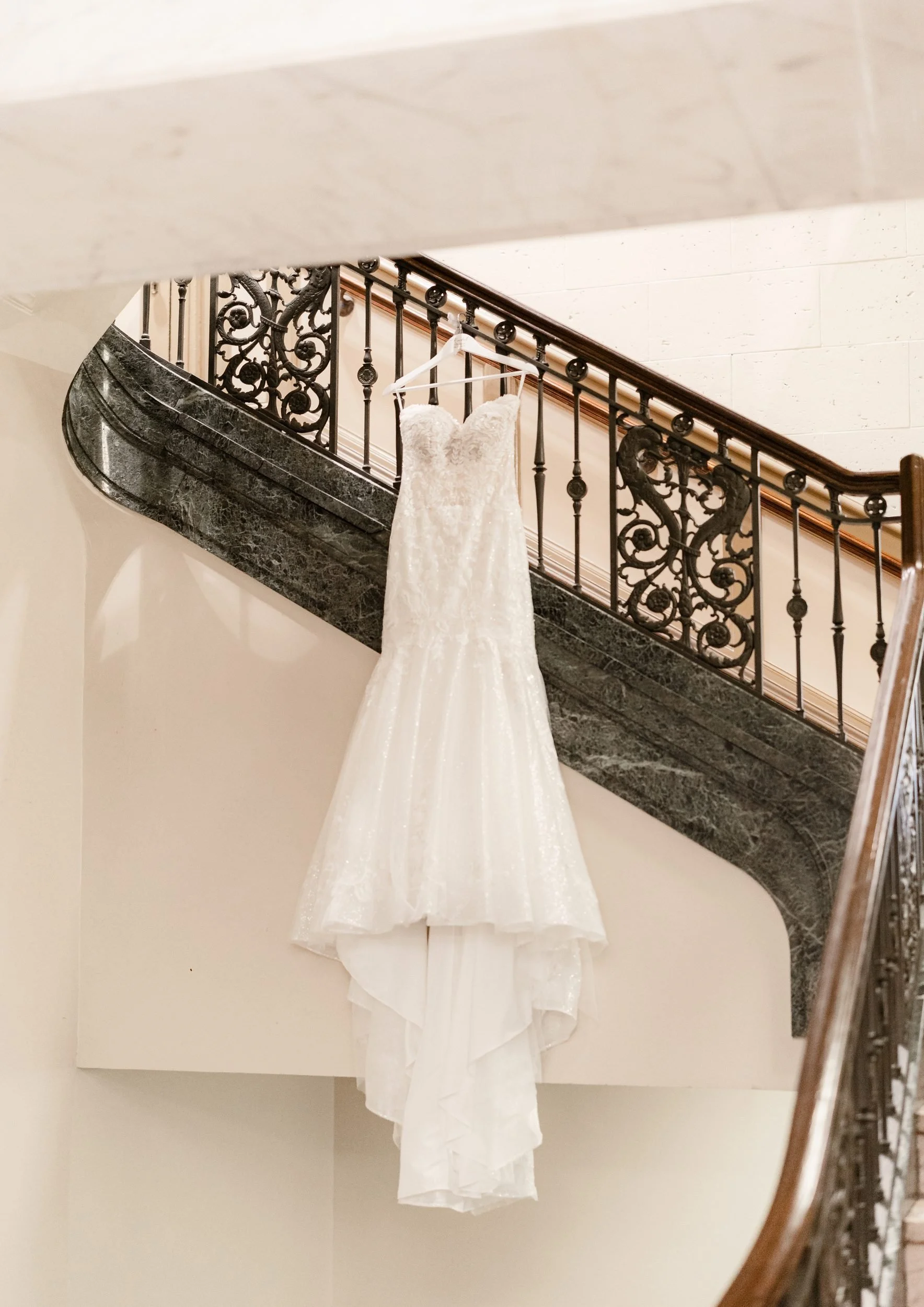 04-westin-poinsett-wedding-dress-staircase.jpg