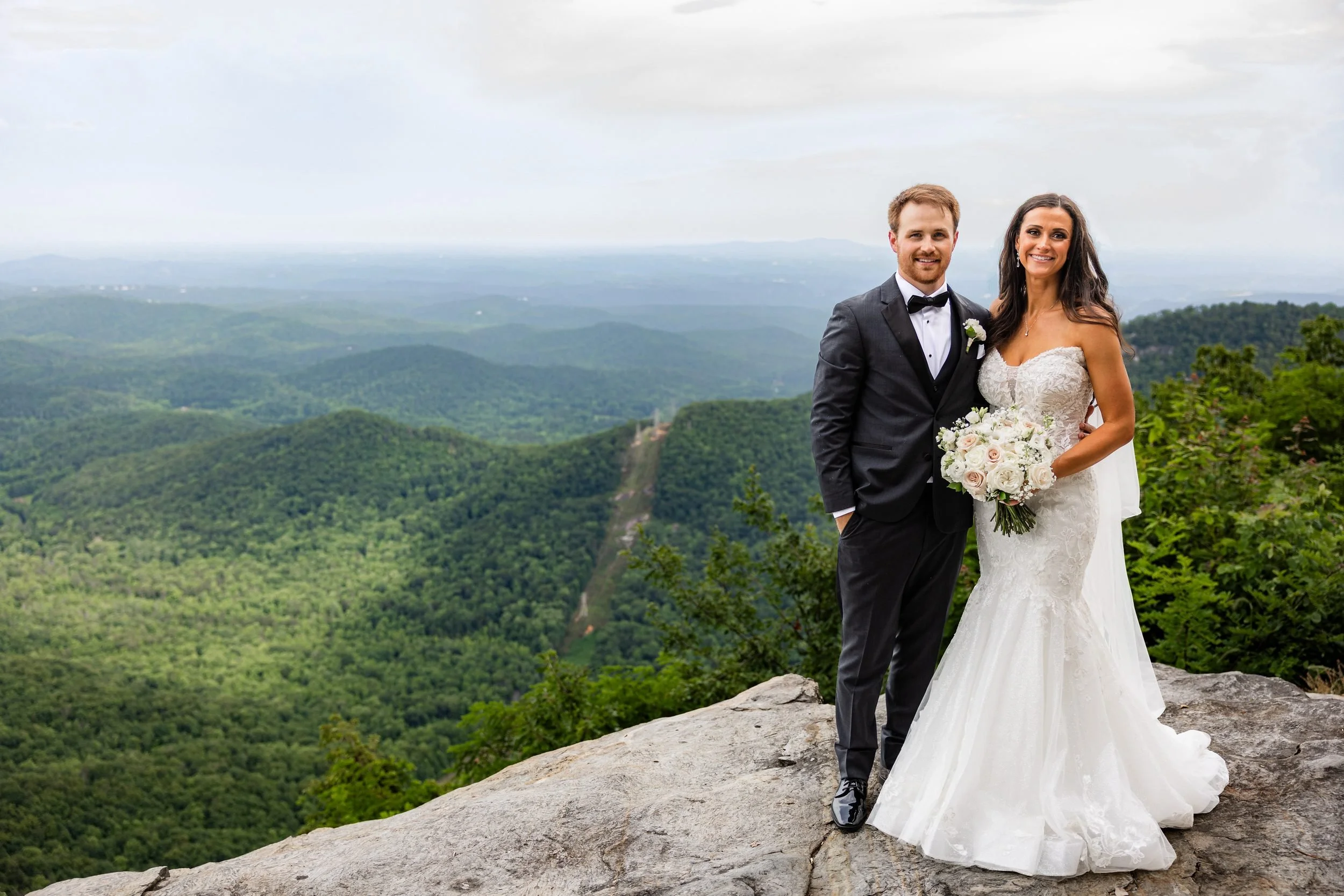 19-pretty-place-bride-groom-mountain-view.jpg