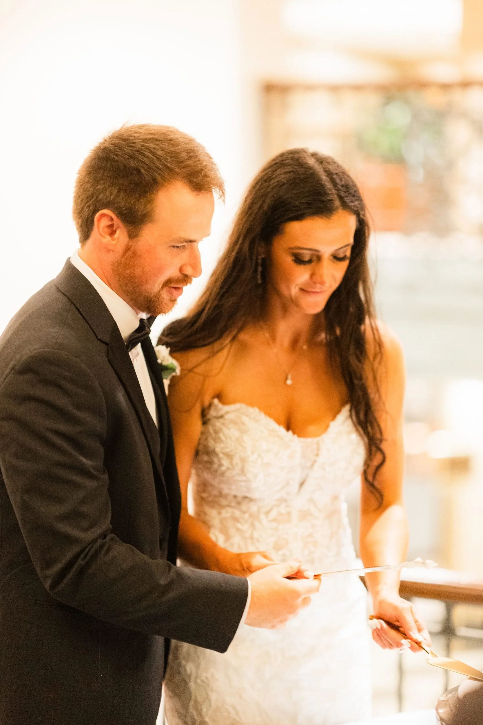 26-westin-poinsett-cake-cutting-staircase.jpg