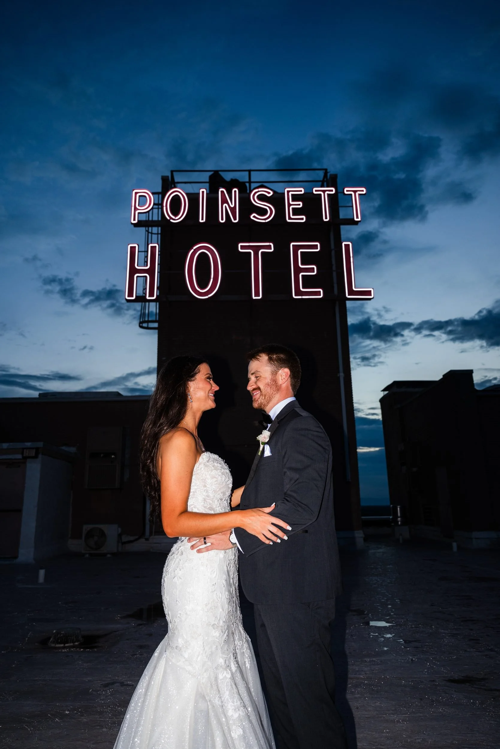 28-poinsett-hotel-sign-rooftop-wedding.jpg