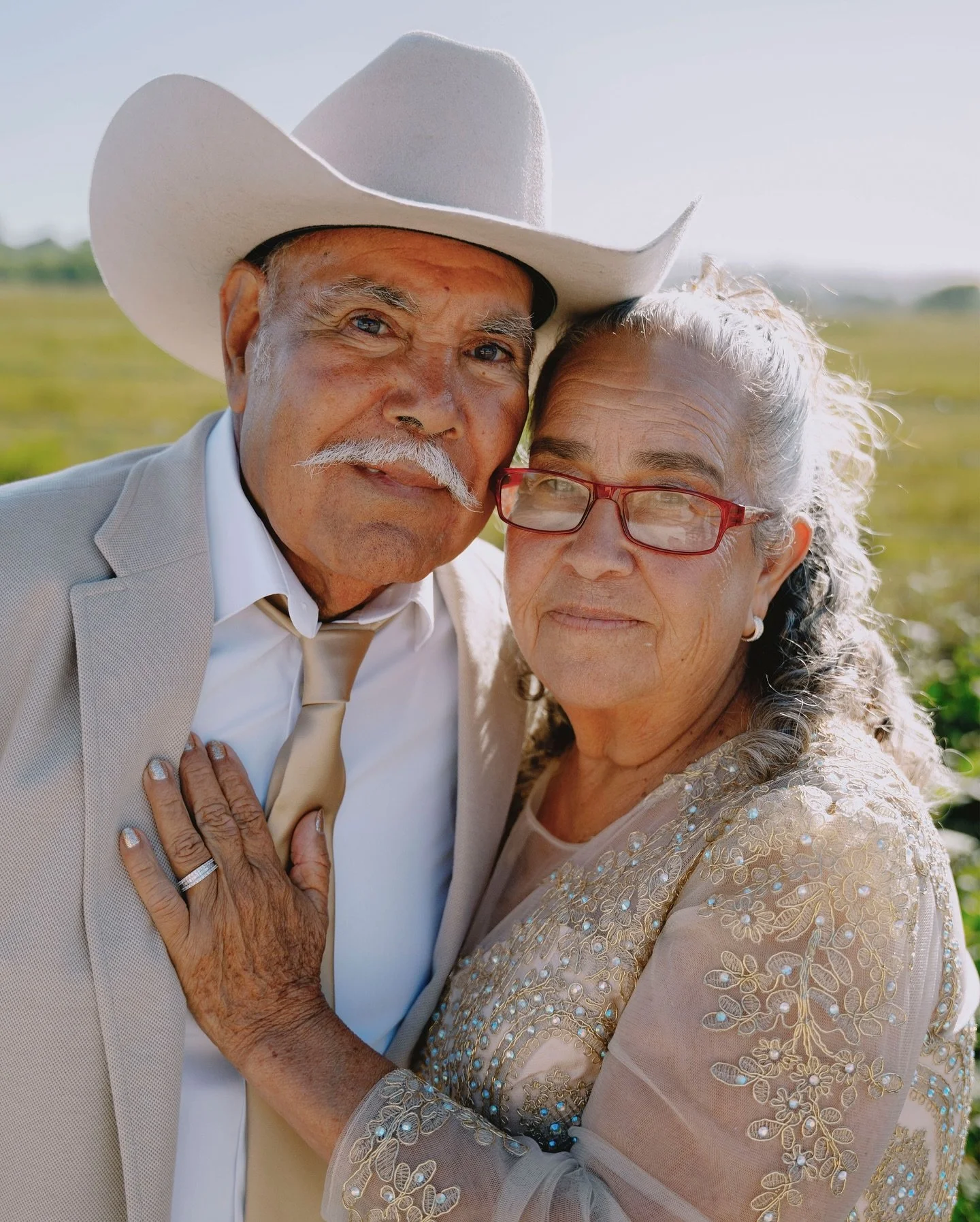 La mayor bendici&oacute;n es una familia unida, y qu&eacute; mejor manera de demostrarlo que celebrando a los abuelos y sus 50 a&ntilde;os de amor inquebrantable.