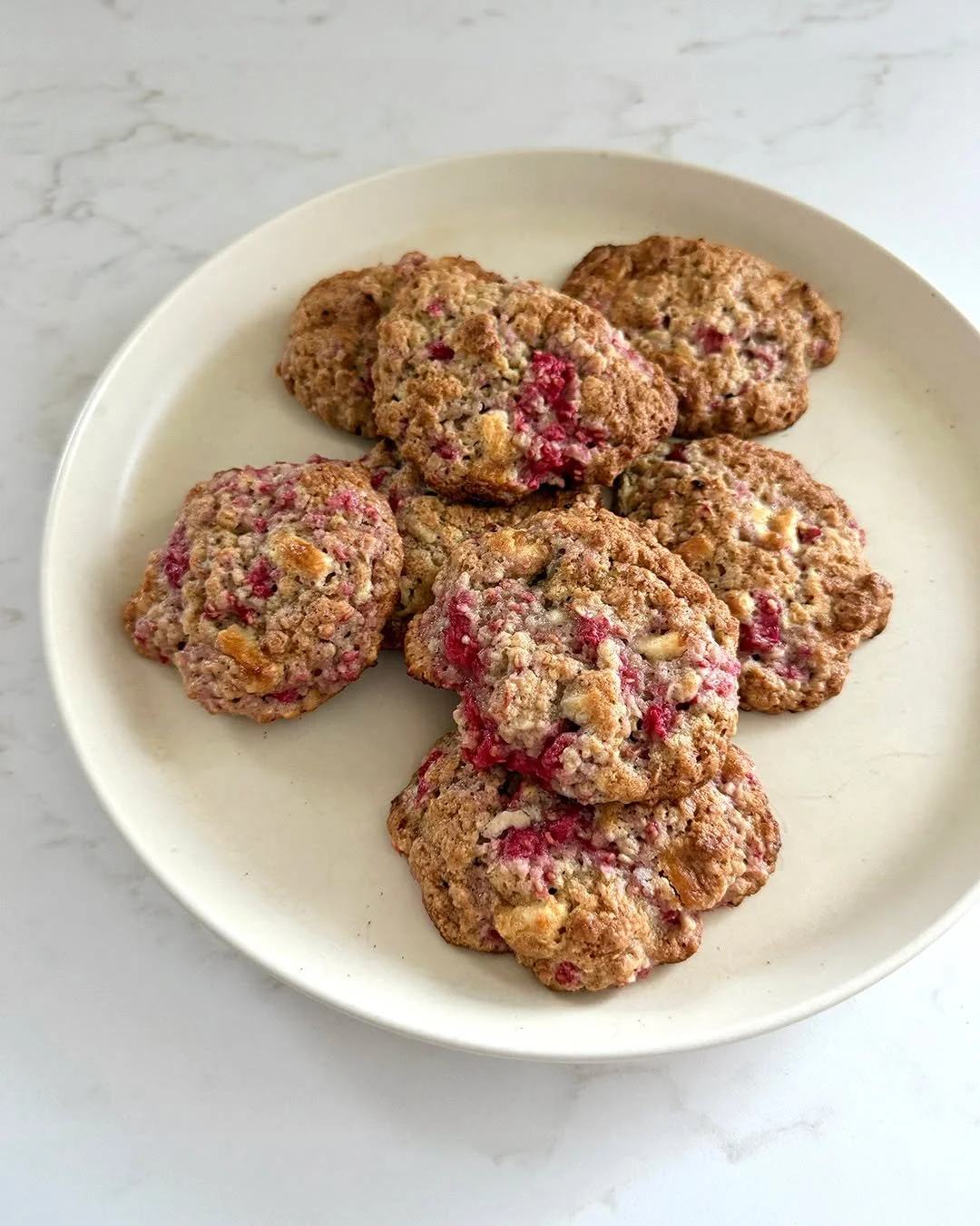 The Coziest Summer Cookie (my current favorite).
Soft raspberry white chocolate oatmeal cookies with crisp edges, buttery centers, and melted white chocolate.

Ingredients:
&frac12; cup unsalted butter, softened
&frac12; cup granulated sugar
&frac12;