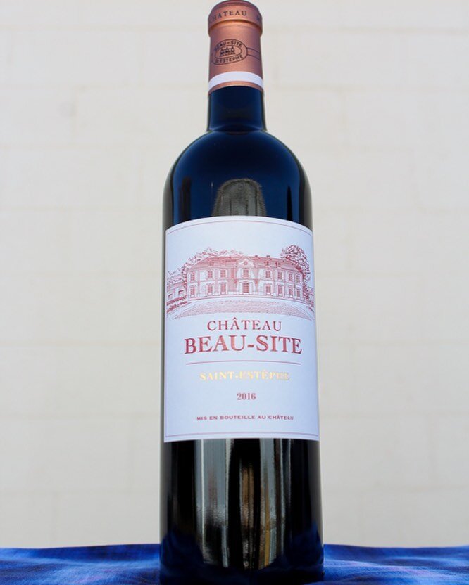 supplier spotlight: Ch&acirc;teau Beau-Site 🍷 @chateau_beau_site_de_la_tour 

Ch&acirc;teau Beau-Site (beautiful site) is one of the oldest estates in Saint Est&egrave;phe, and its 18th-century castle overlooks their 35 hectares of vines. The planti