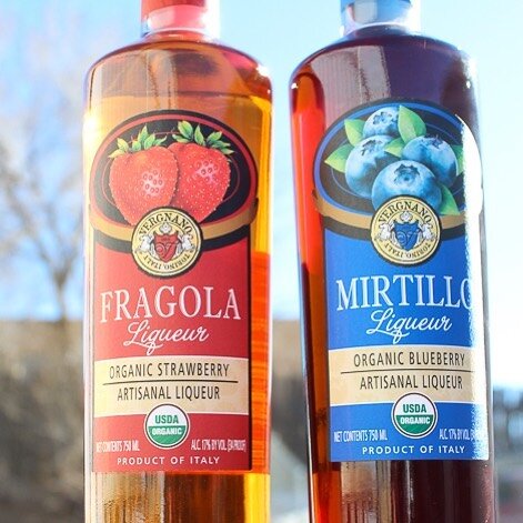spring is in the air! try one of these berry cocktail recipes made with Vergnano artisanal, organic liqueur. Comment 🍓 or 🫐 for your favorite! 

fragola margarita 🍓  1/2 oz Fragola Liqueur
1 oz tequila
1/2 oz orange liqueur
1 oz lemon juice
1 oz s