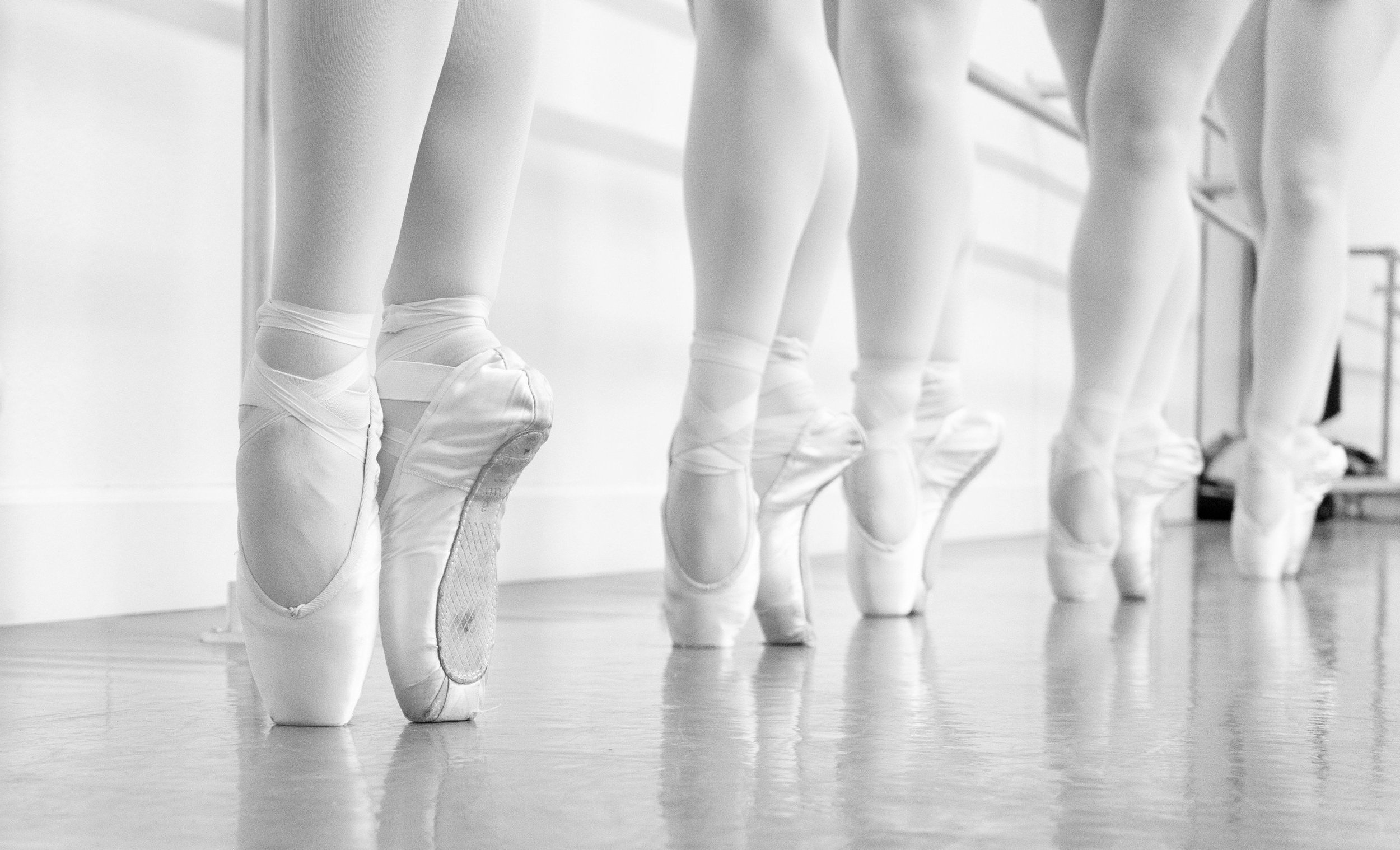 3 TYPES OF POINTE SHOE RIBBONS