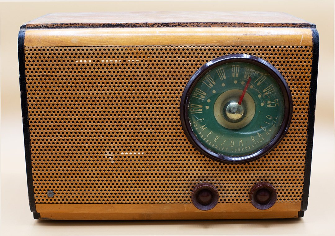 Emerson Bluetooth Radio 1940s — Memory Den Vintage Mall