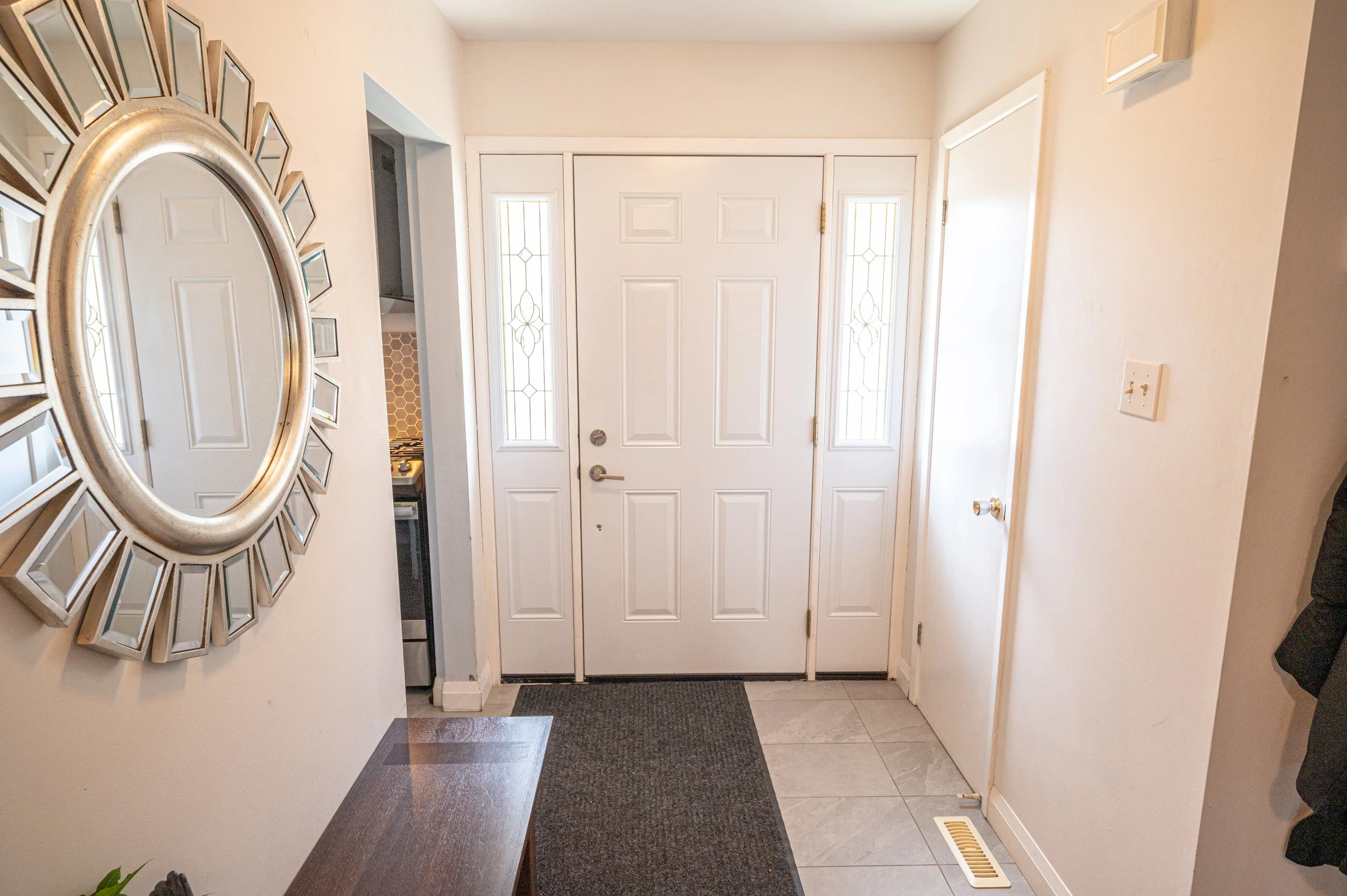 711 Osgoode Dr High Res Pic5.jpg