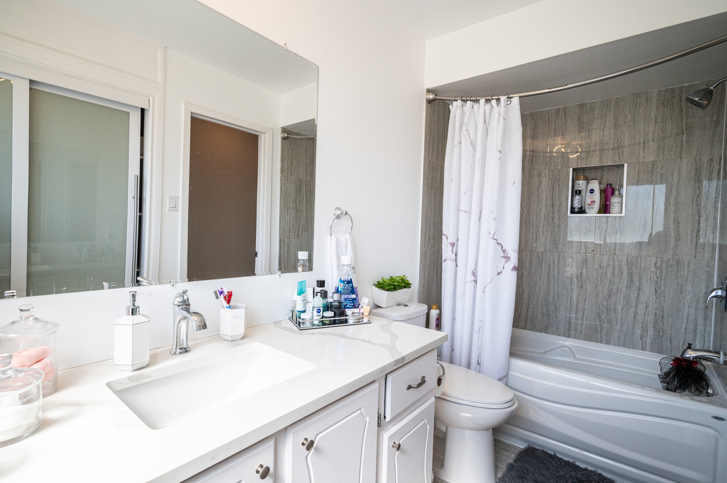 711 Osgoode Dr High Res Pic22.jpg