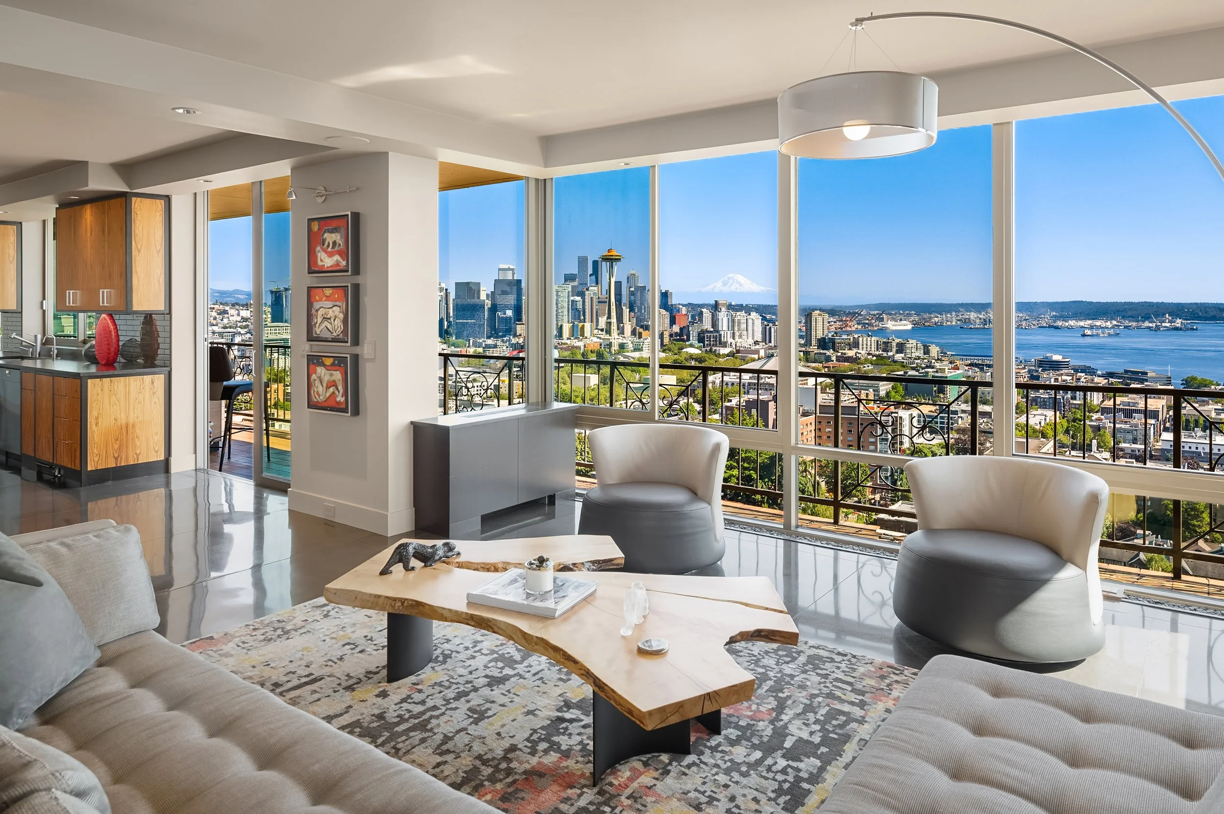 Iconic Seattle Penthouse - Iconic Lofty Penthouse Apartments With Outdoor Space