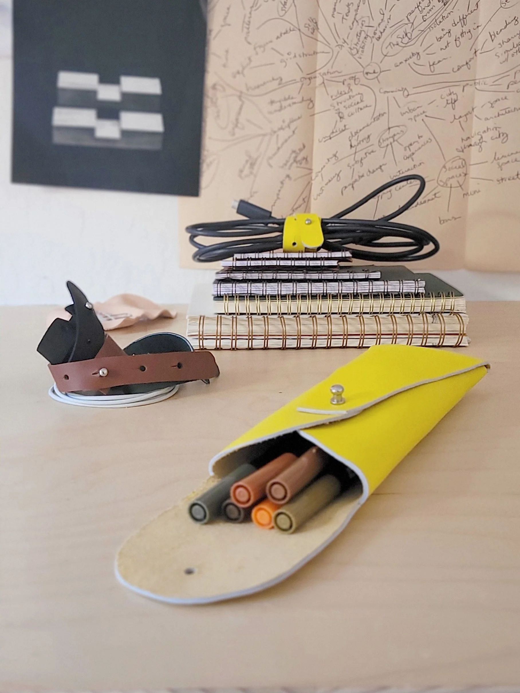 pencilcase_yellow.jpg