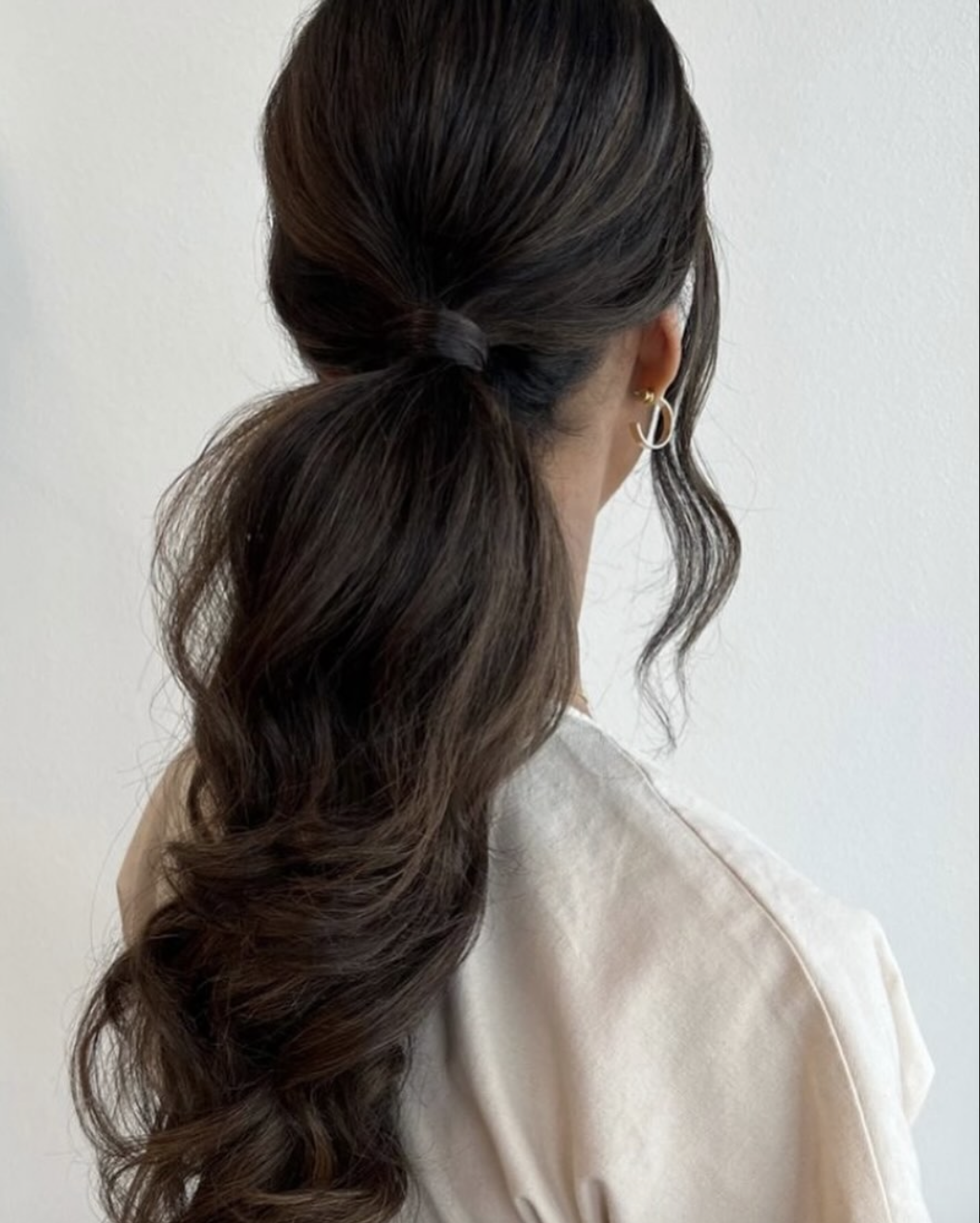 7 Ways To Style Your Hair Without Heat This Holiday Season