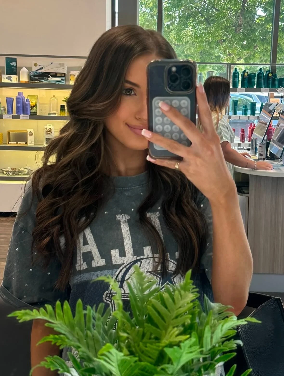 Tangerine Appointments 🤝 Mirror Selfies 
.
@neill @aveda
