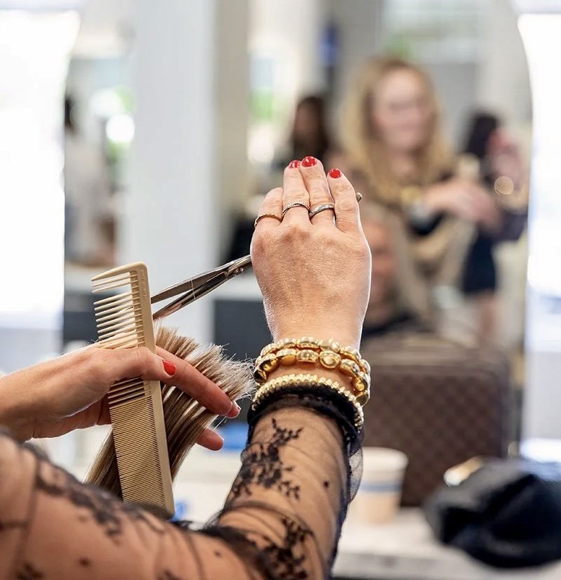 How to Choose the Right Hairstylist